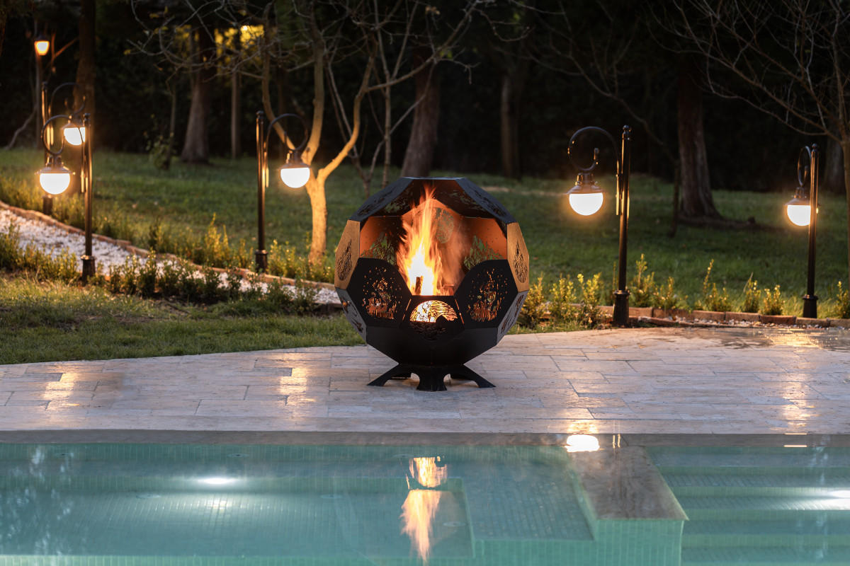 FEUERSTELLE LUNA Schwarz 100 x 100 x 110 cm 75 kg pulverbeschichtet - Schwarz, Metall (100/110/100cm) - The Favilla