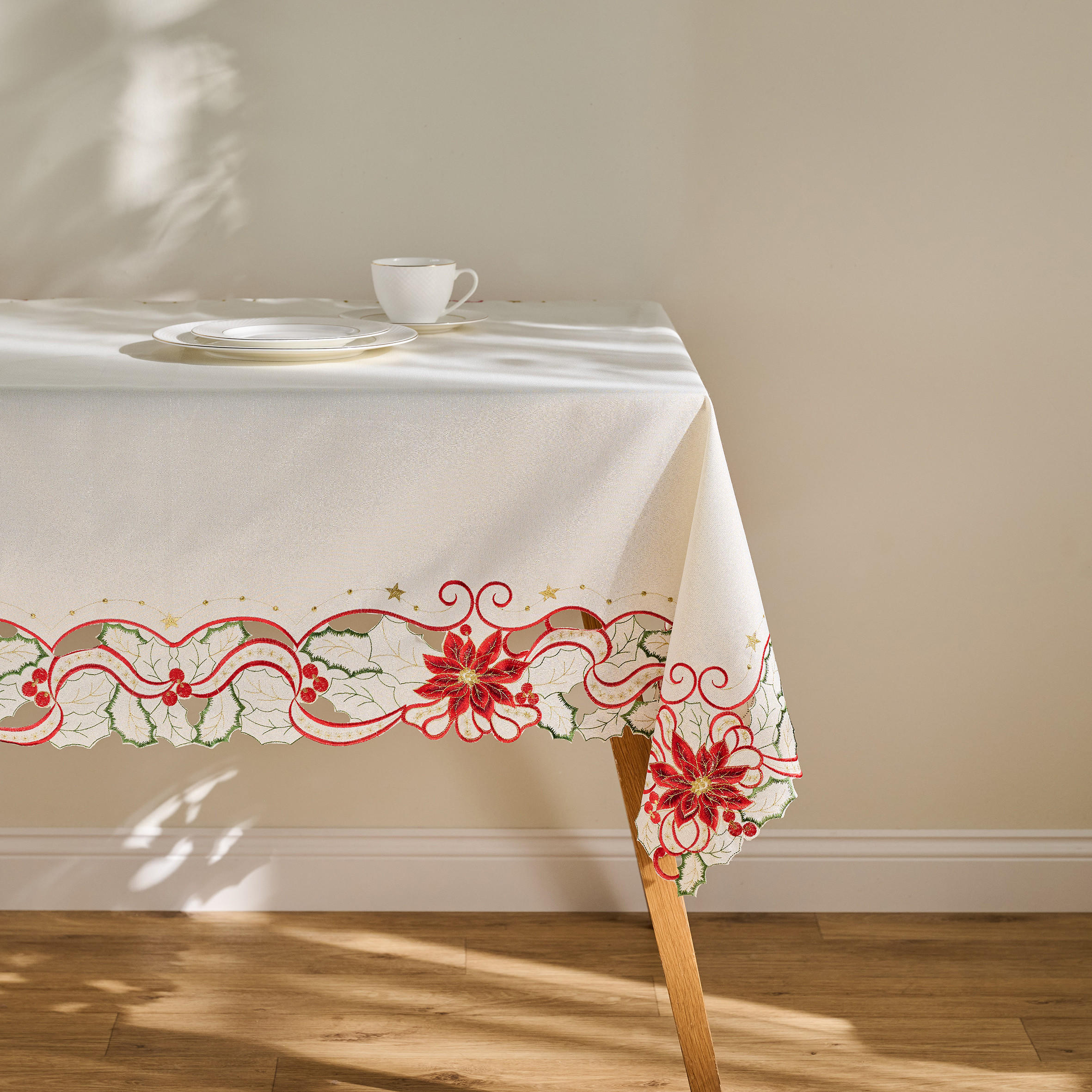 TISCHDECKE Estrelo 145 x 220cm, Gold, Dekorative Tischdeko Weihnacheten, Weihnachtsdeko, Christmas - Goldfarben, Textil (220/145/1cm) - home&you