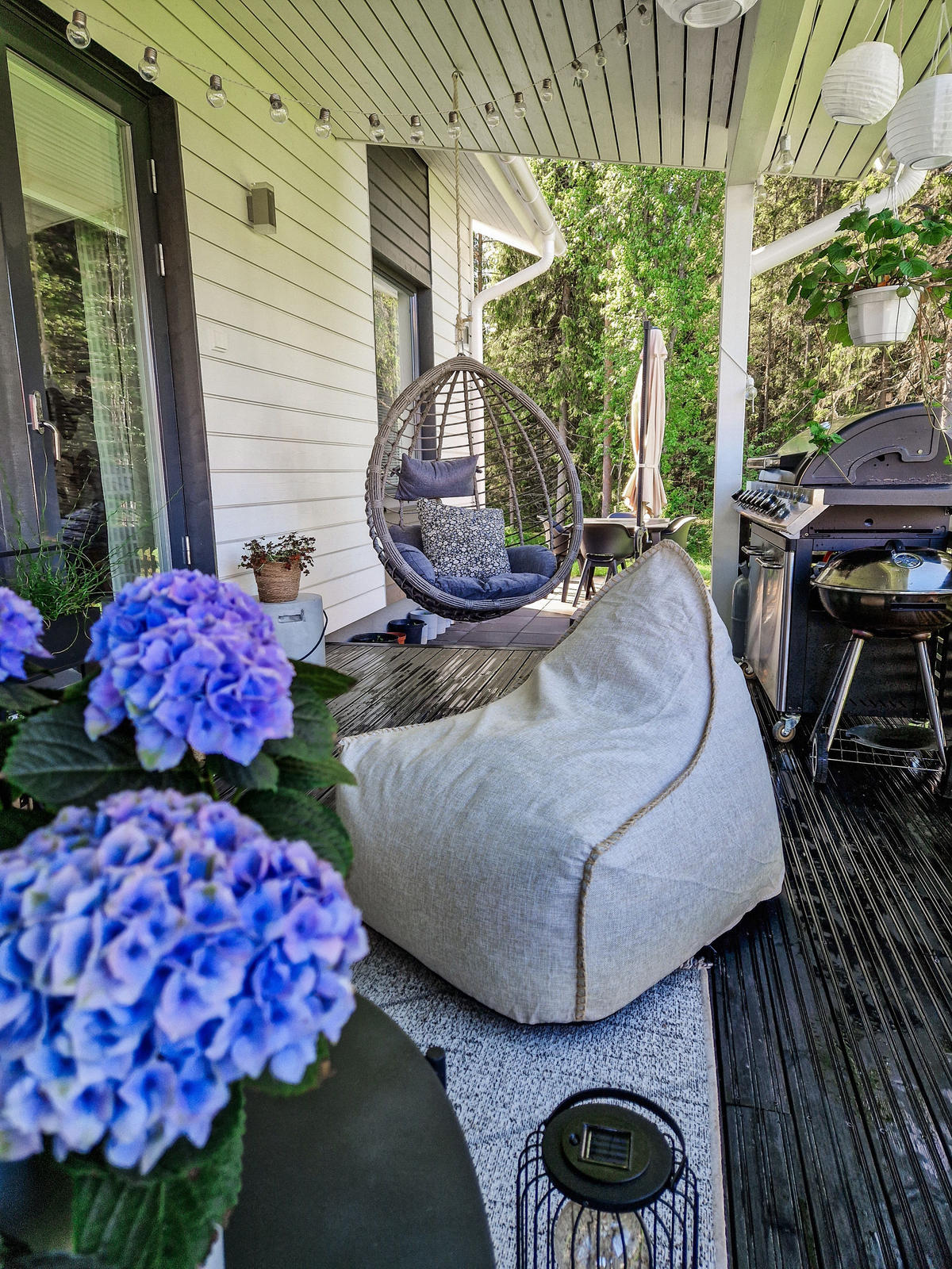 HÄNGESESSEL PE Rattan hellgrau 106 cm mit Sitzkissen Tollo - Grau, Kunststoff (106/116/74cm) - Beliani