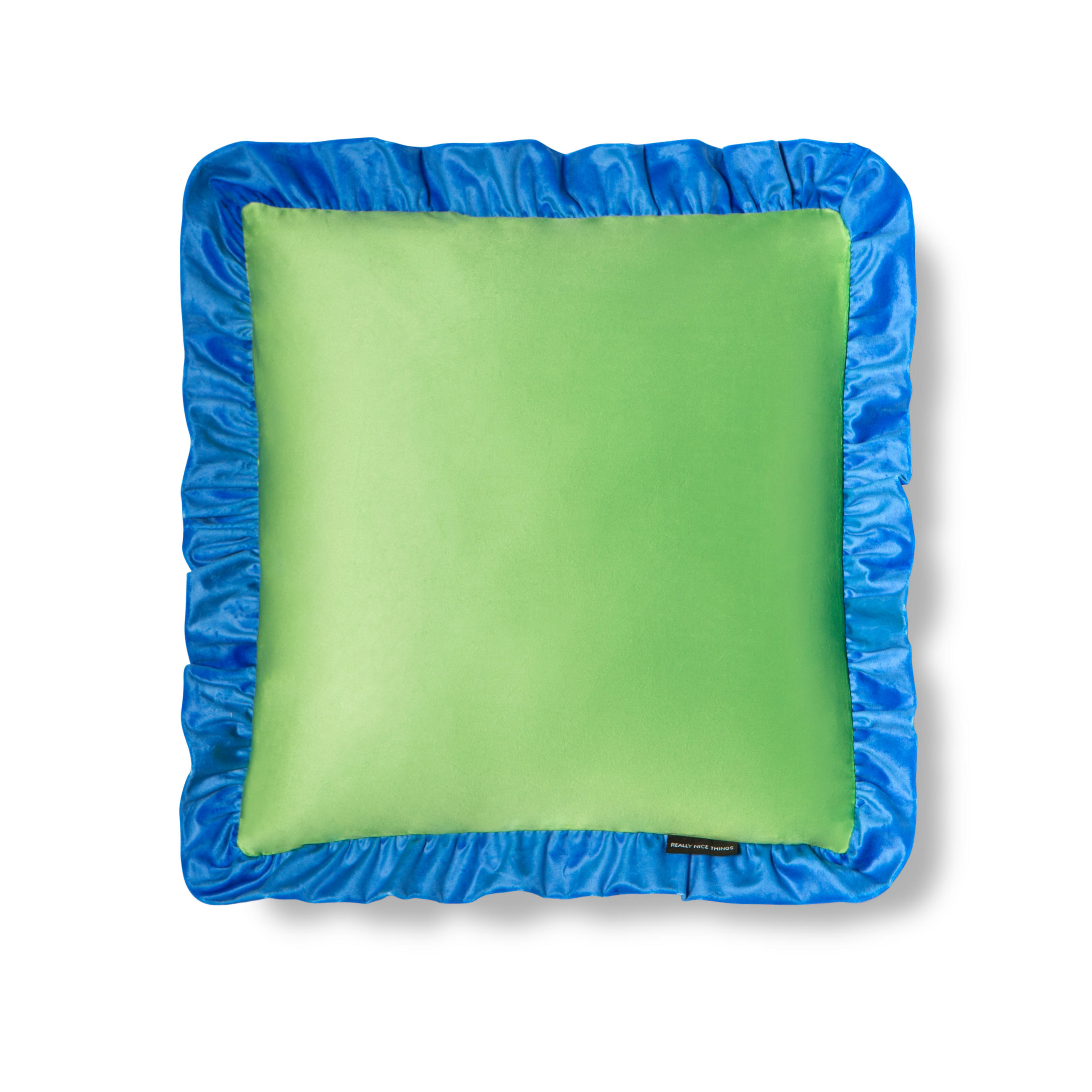 KISSEN aus bedrucktem Samt mit plissiertem Volant, blau und apfelgrün RUFFLE - Blau/Grün, Textil (55/55cm) - RNT By Really Nice Things