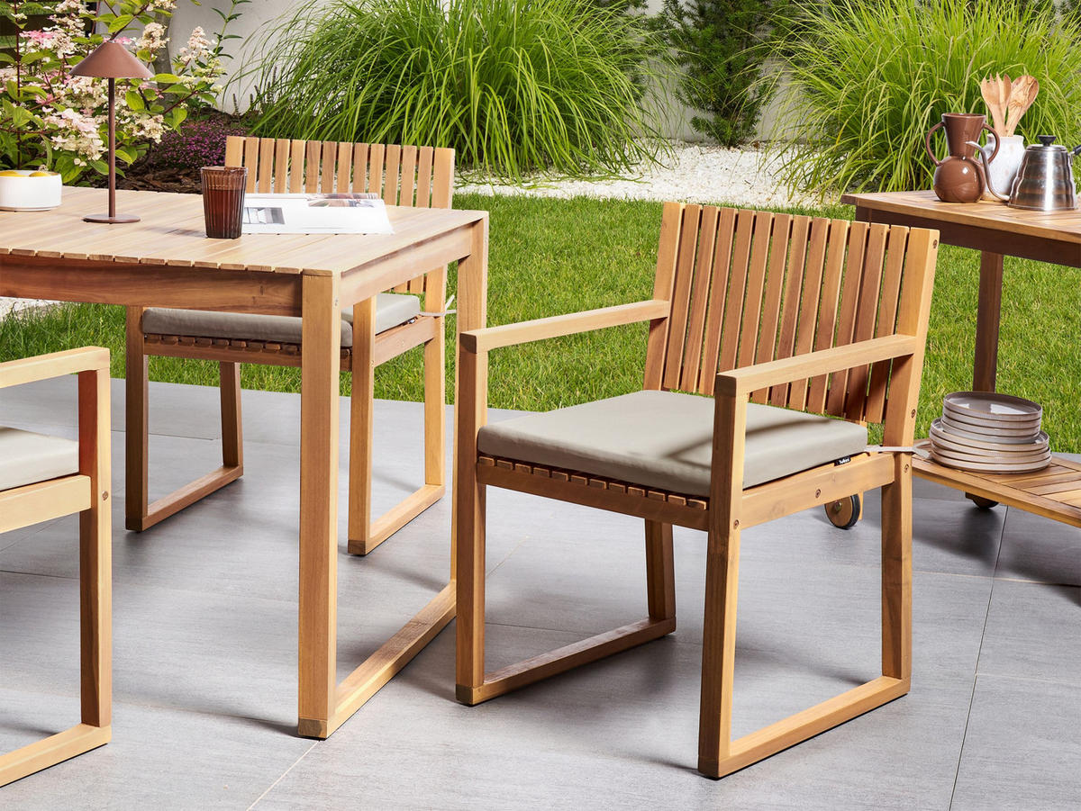 GARTENSTUHLKISSEN 8er-Set Taupe 46/46 cm Sassari Premium - Taupe, Textil (46/5/46cm) - Beliani