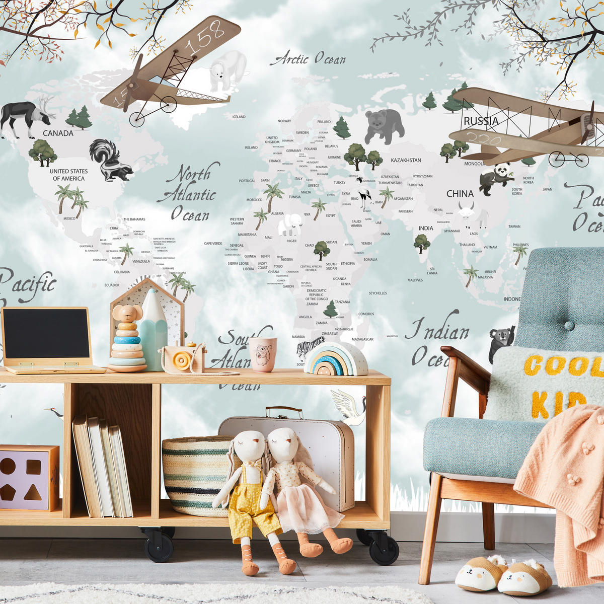 FOTOTAPETE für Kinderzimmer Weltkarte Tiere Flugzeuge Pflanzen 400x280 - Blau/Beige, Papier (400/280cm) - Muralo