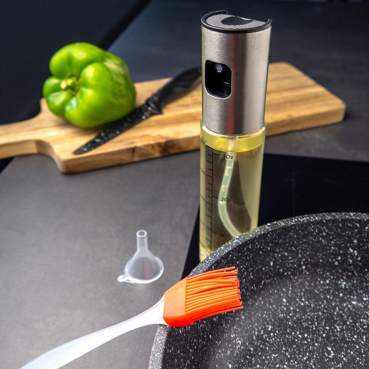 ÖL-SPRÜHFLASCHE mit Backpinsel, Flaschenbürste und Öltrichter - Transparent, Glas (3.9/18/3.9cm) - Intirilife