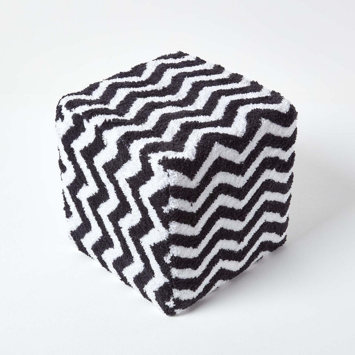 SITZWÜRFEL schwarz-weiß getuftet, Zickzack-Muster 36/36/38 cm - Schwarz, Textil (36/38/36cm) - Homescapes
