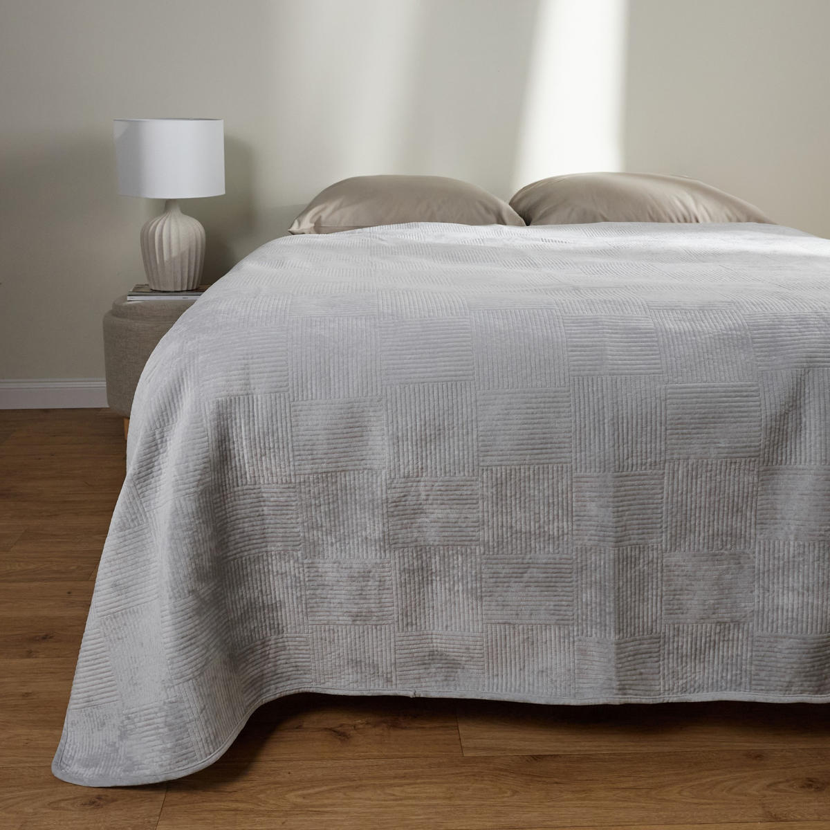 TAGESDECKE Quadron - Grau, Textil (200/220cm) - home&you