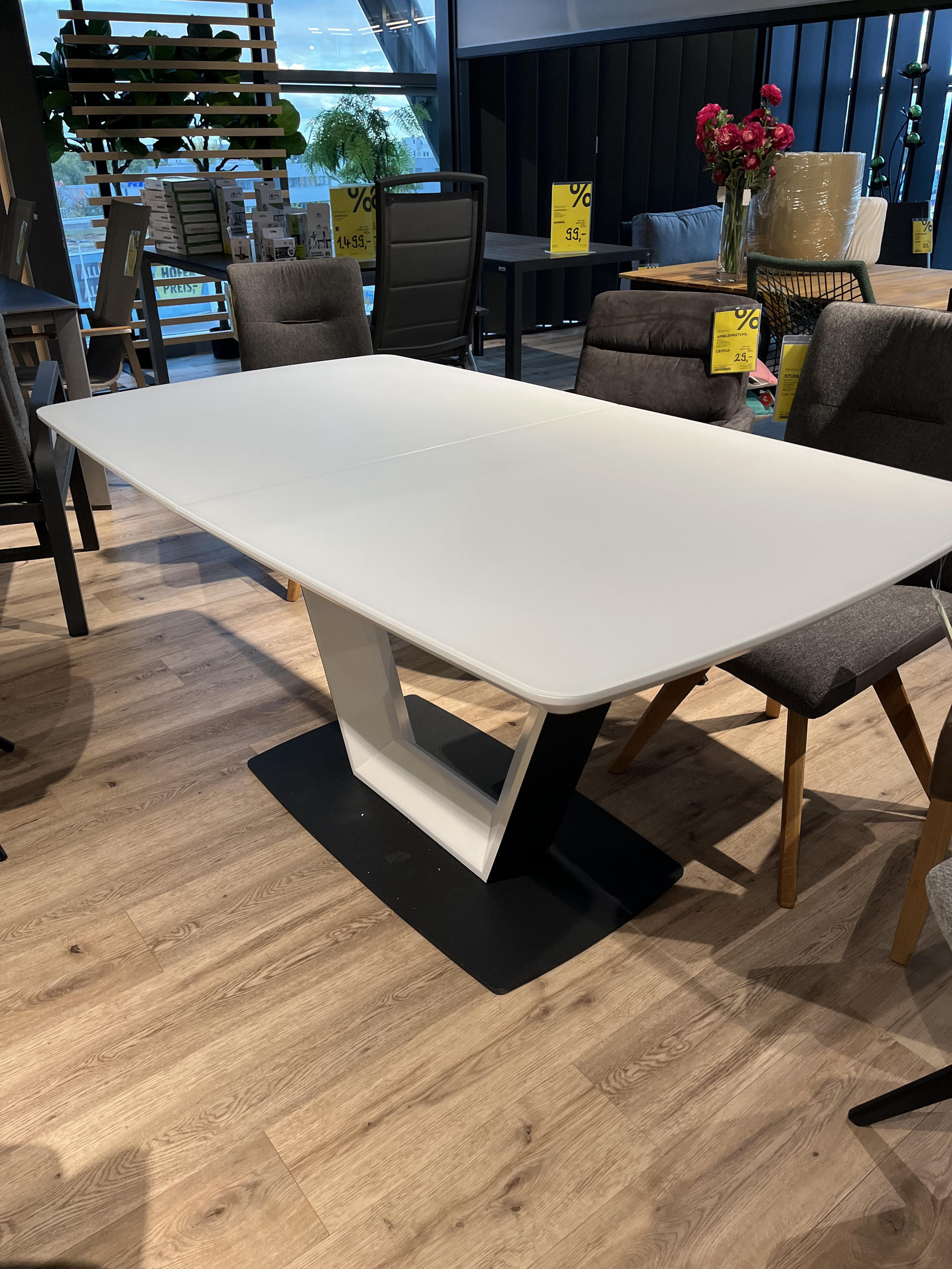 Tisch mit Auszug - Novel