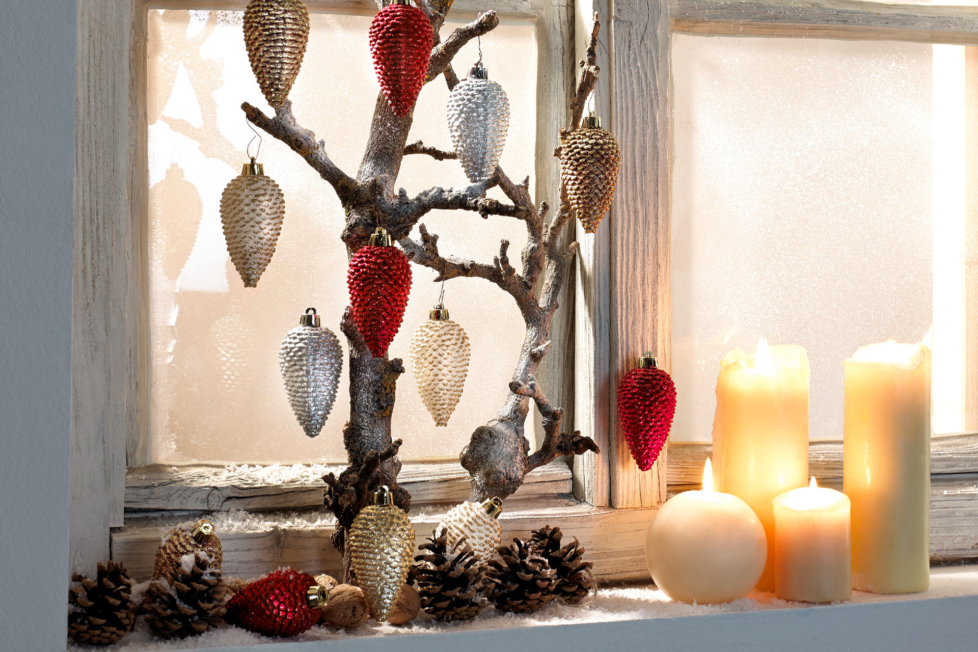 Christbaumanhänger in Tannenform