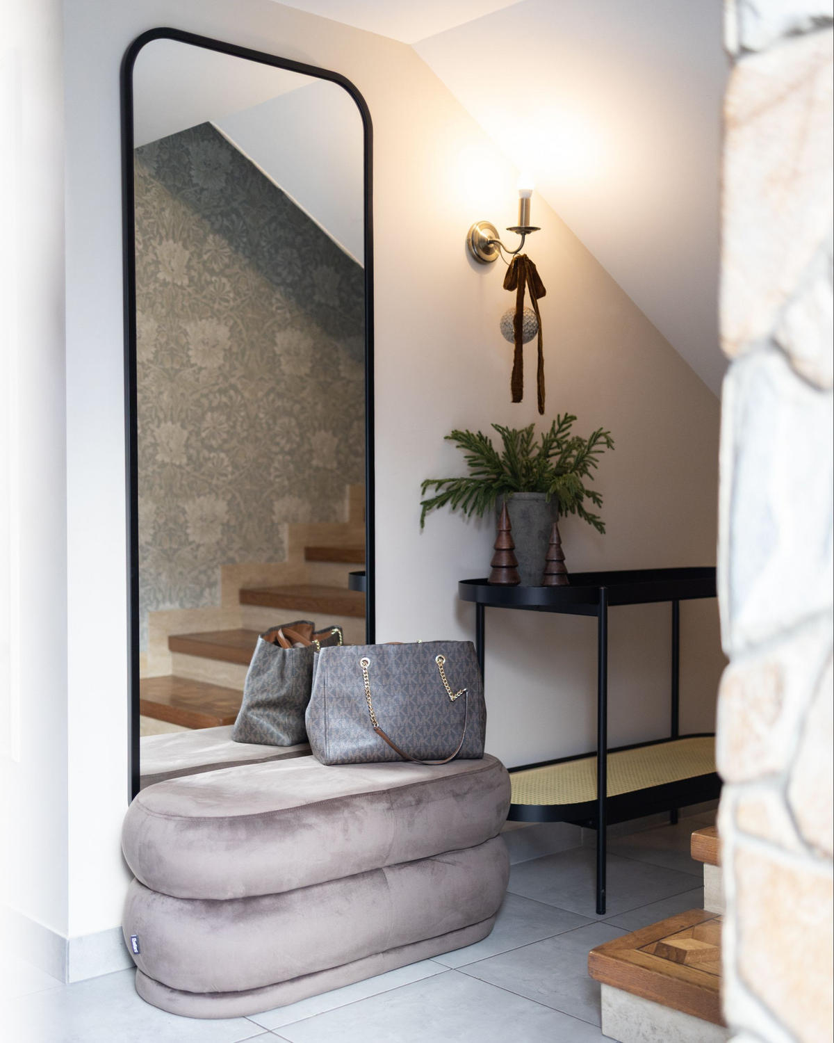 LAVICE Tmavě hnědá Ellendale - tmavě hnědá, dřevo/textil (90/40/41cm) - Beliani