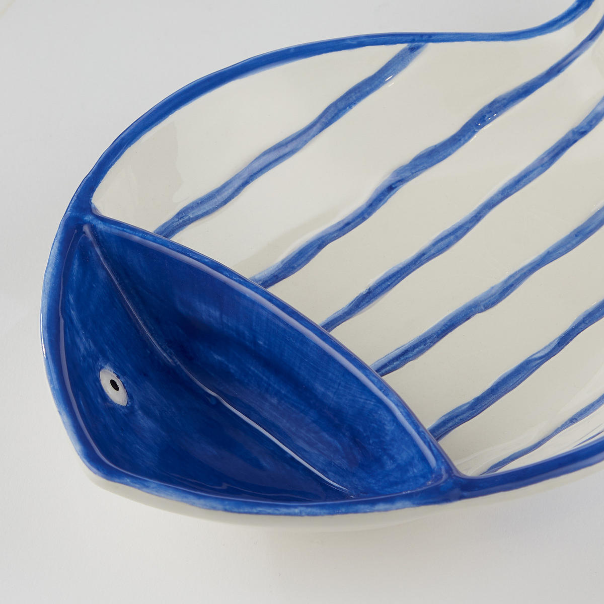 SCHALE Fish 'n' Chips Fisch - Blau/Weiß, Stein (24/15/4.1cm) - Butlers