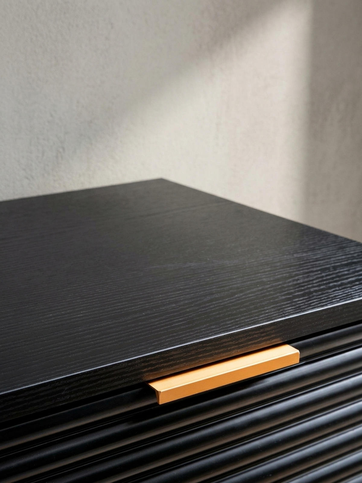 SIDEBOARD – Schwarz/Eiche-Dekor, 77x97x40 cm, mit Türen, Schubladen, Regal, Metallbeine - Goldfarben/Schwarz, Holzwerkstoff/Metall (77/97/40cm) - KADIMA DESIGN