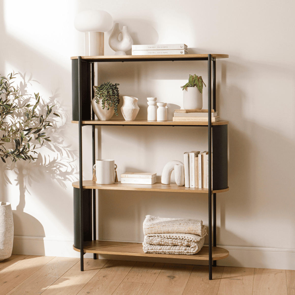 REGAL mit 4 Ebenen in Holzoptik und schwarzen Metallseiten - Eschefarben, Holzwerkstoff (34/133.5/39.5cm) - Calicosy