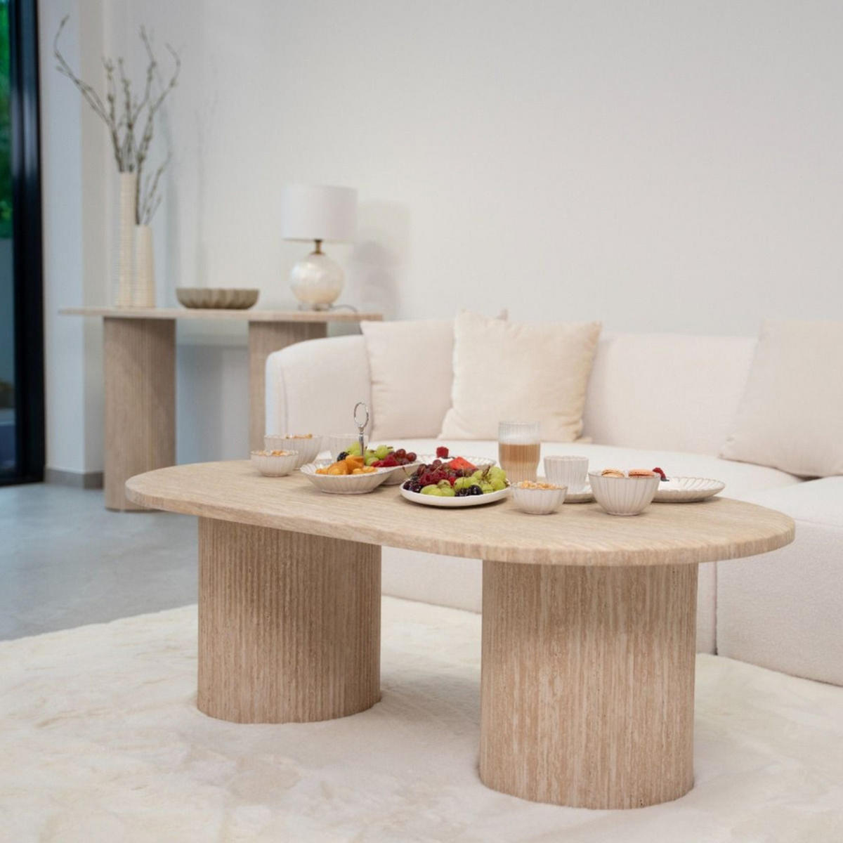 MODERNER Couchtisch mit ovaler Travertin-Tischplatte - Beige, Keramik (70/130/45cm) - alesvelt
