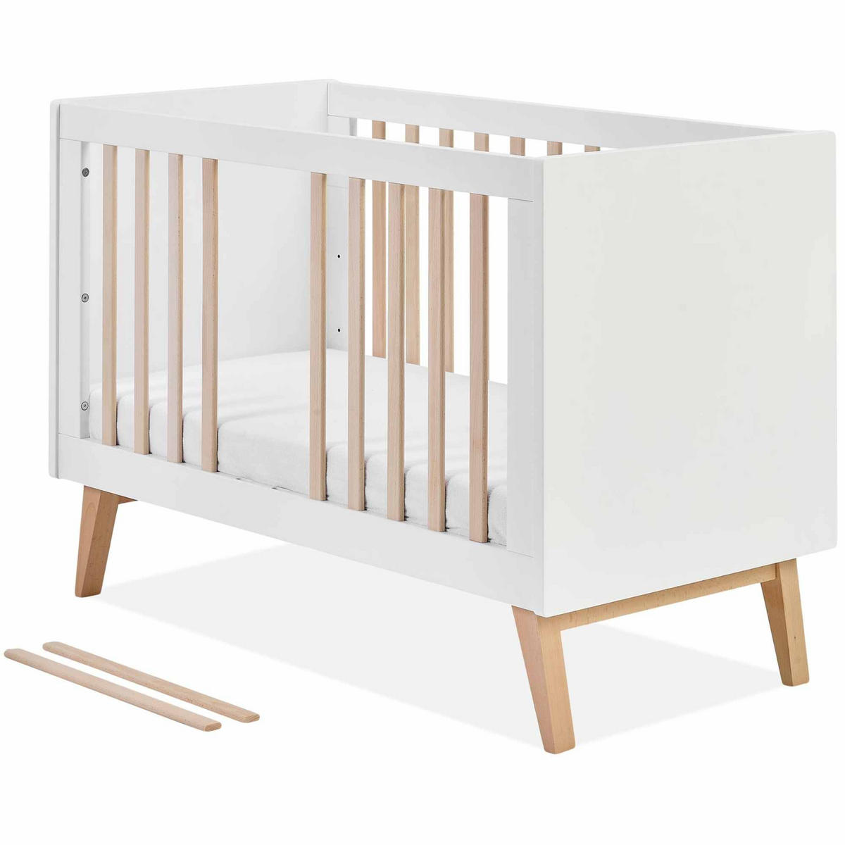 GITTERBETT Dambi mit Höhenverstellung - Weiß, Holz (125/90/66cm) - KONSIMO®