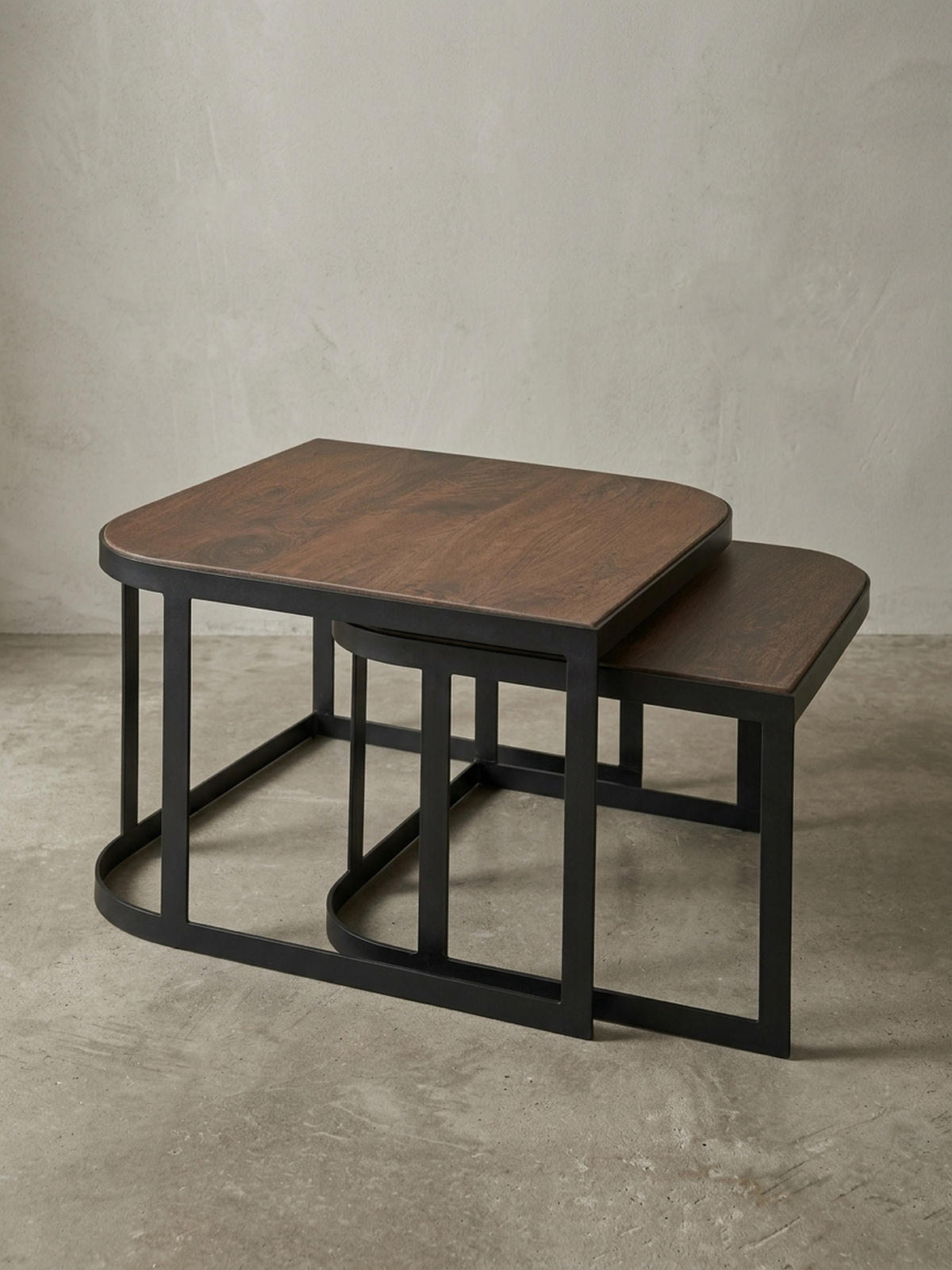 BEISTELLTISCH 2er Set Mango Massivholz Eisen Abgerundete Ecken TIMAVO, Schwarz - Schwarz, Holz/Metall (60/60/40cm) - KADIMA DESIGN