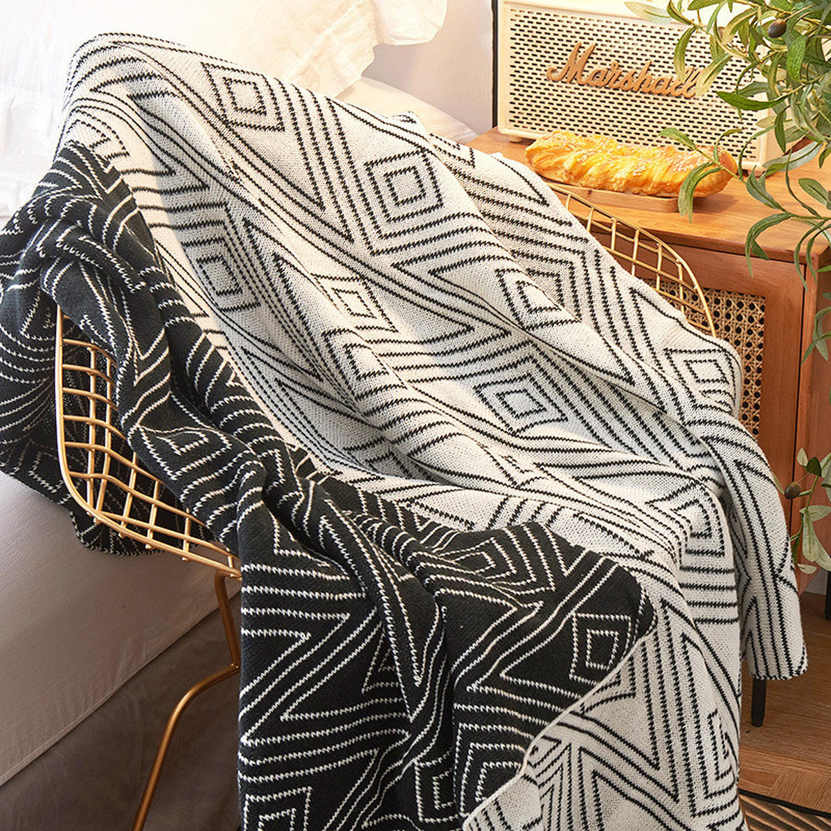 DECKE – eine Seite schwarz, die andere weiß – 70 x 100 cm – Schwarz - Schwarz, Textil (70/100cm)
