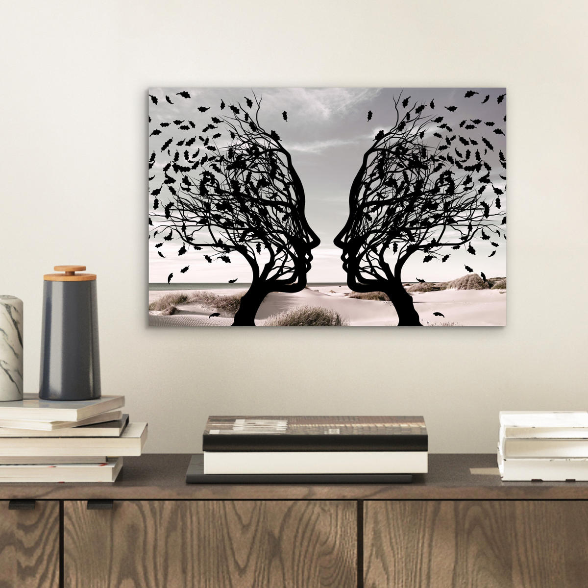 KOVOVÝ OBRAZ Pláž - more - ľudia - strom - moderné umenie 30x20 cm - svetlosivá, kov (30/20cm) - MuchoWow