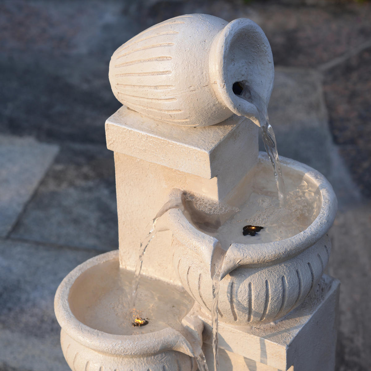 SOLAR-GARTENBRUNNEN 4-stufig natur - Beige, Kunststoff (29/24/72cm) - Teamson Home