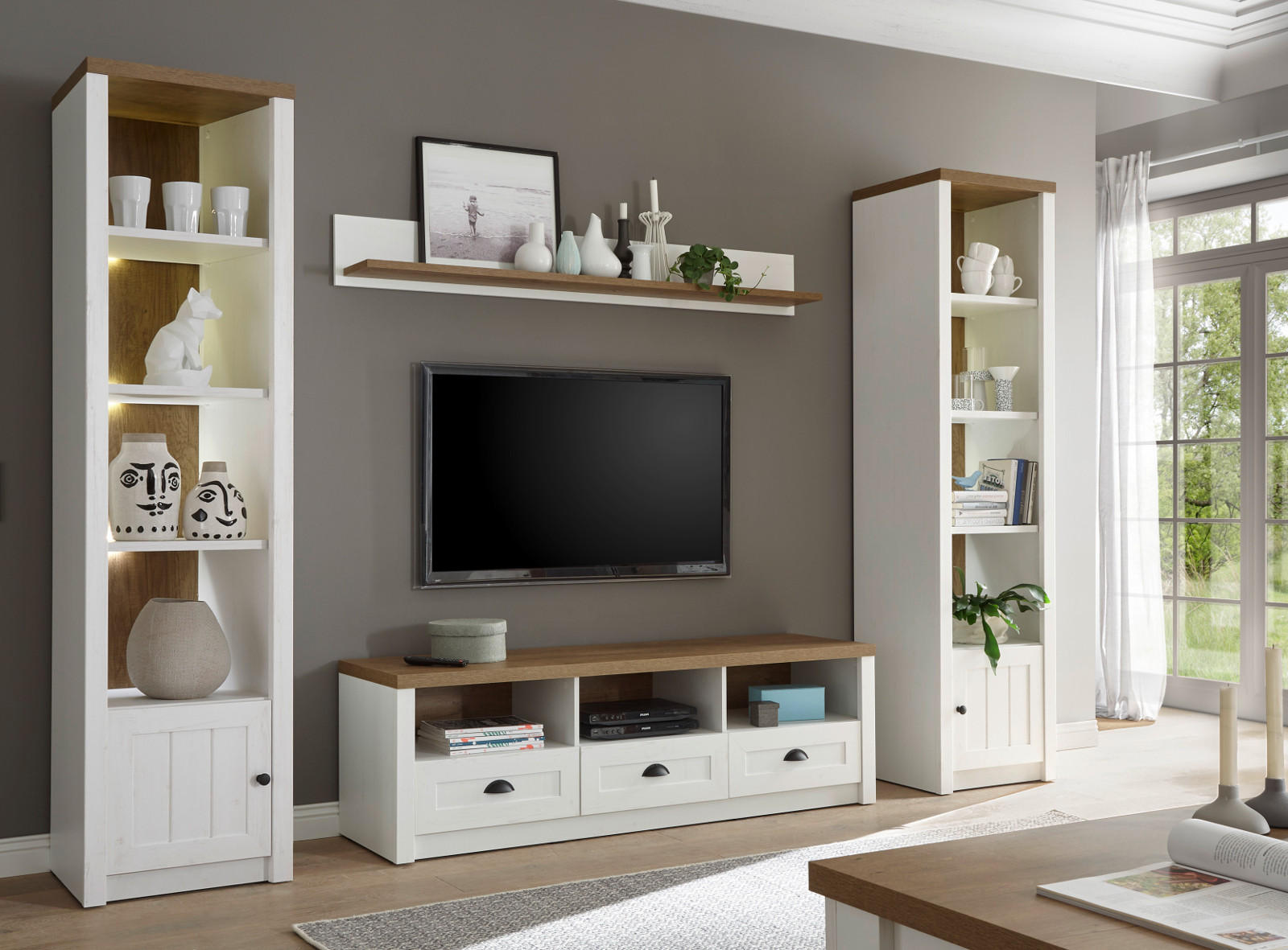 WOHNWAND weiß Pinie, Eiche hell Landhaus, Wohnkombination 4-teilig 300 x 198 cm - Eichefarben/Schwarz, Holzwerkstoff/Kunststoff (300/198/43cm) - Furn.Design