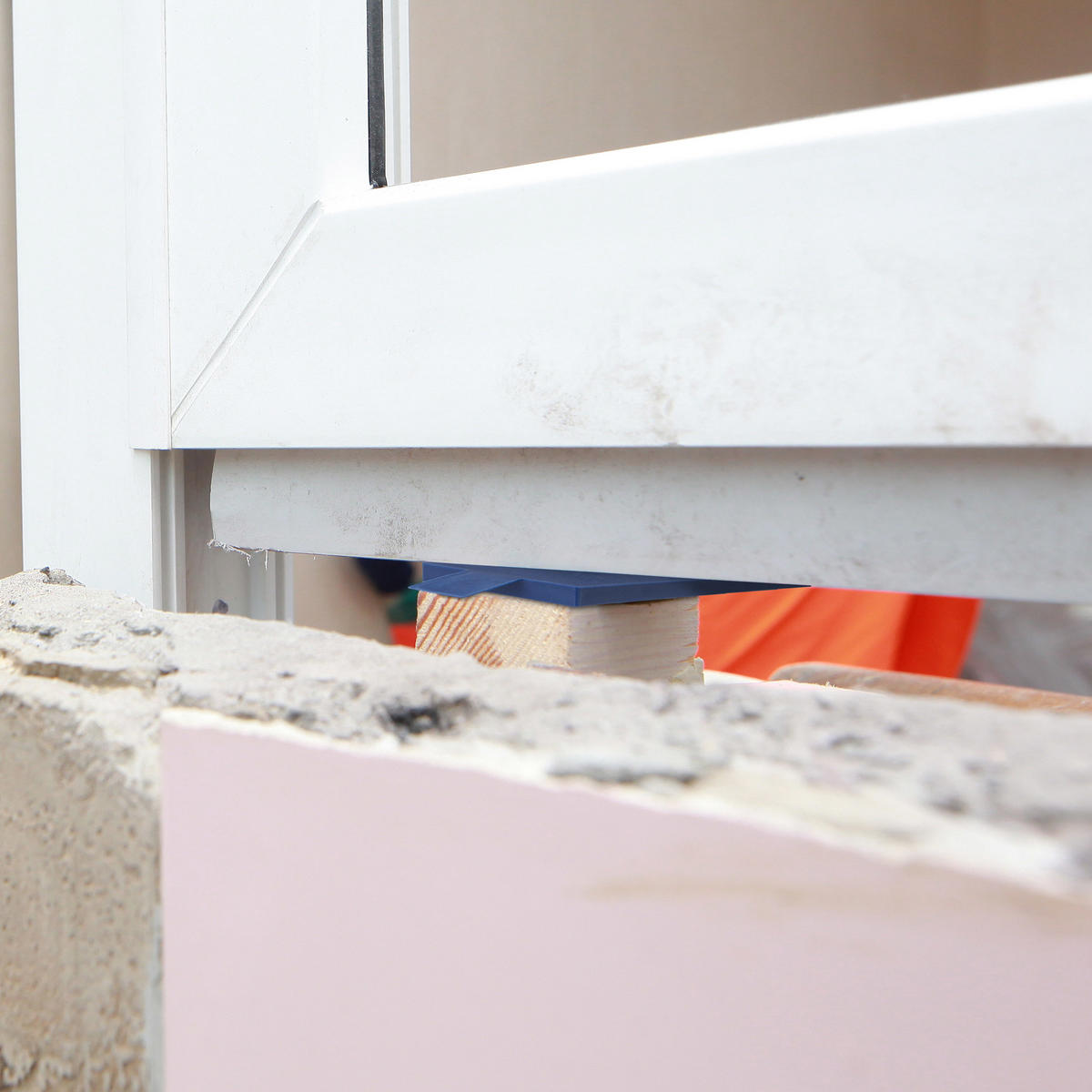 ROZPĚRKA - různobarevná, plast (3.5/0.6/7.5cm) - Relaxdays