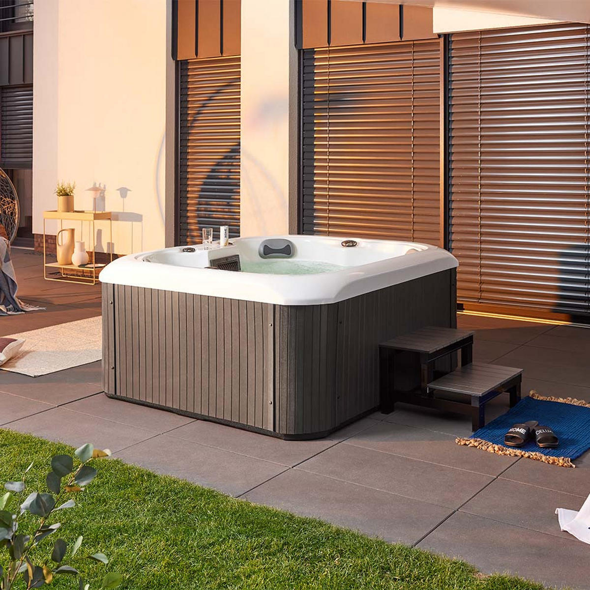OUTDOOR Whirlpool mit Treppe und Thermoabdeckung SEA STAR 180 x 160 cm 4 Personen - Anthrazit, Kunststoff (160/79/180cm) - Home Deluxe
