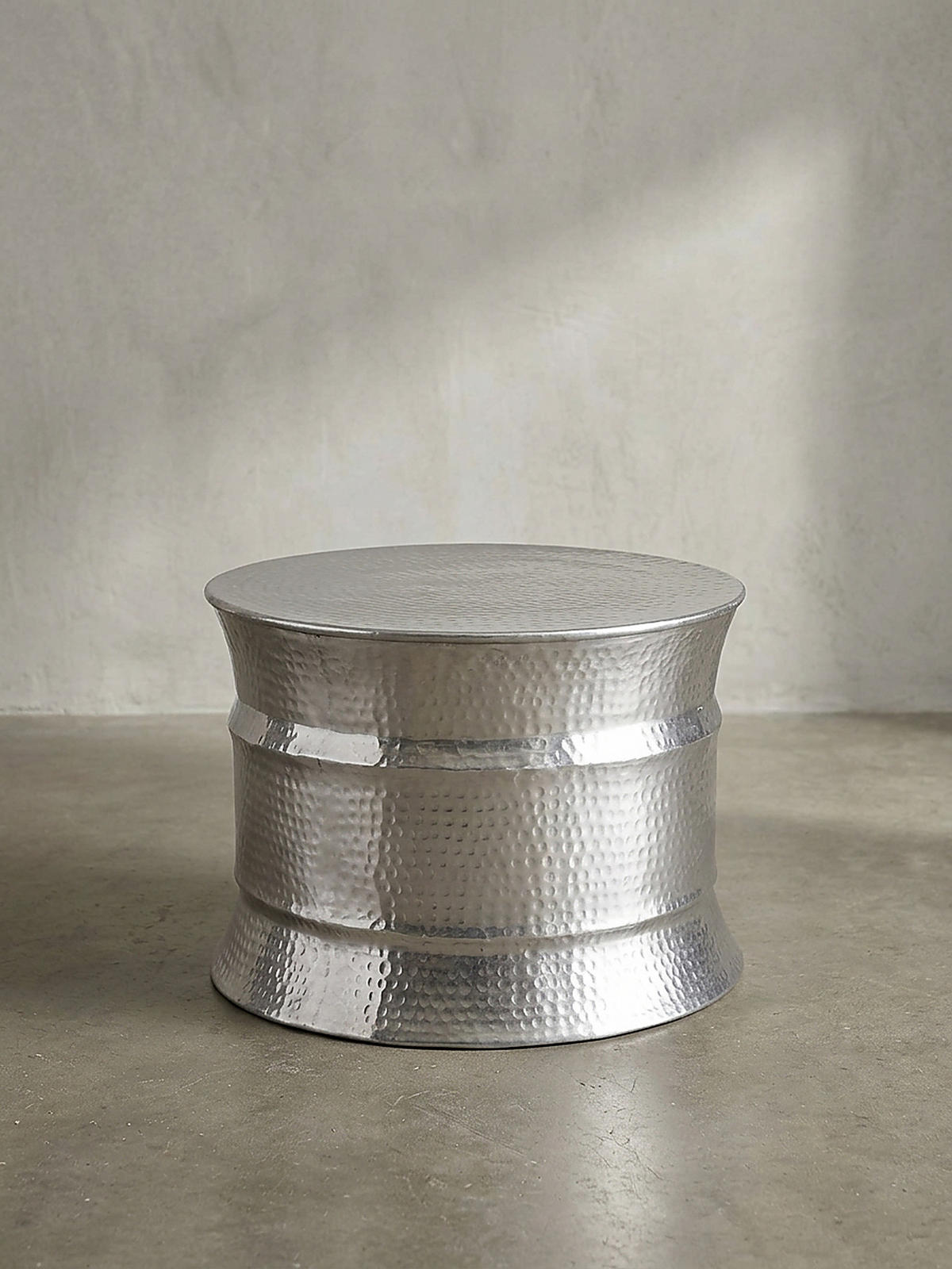 COUCHTISCH orientalisch rund Aluminium Hammerschlag-Look handgefertigt, Silber 62 x 62 x 41 cm - Silberfarben, Metall (62/62/41cm) - KADIMA DESIGN