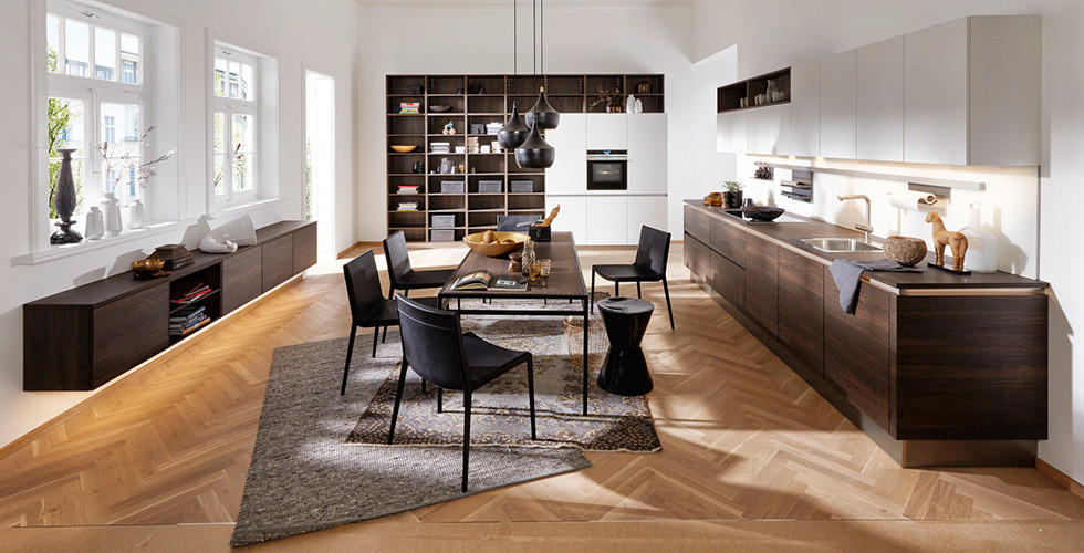 Hnědá, moderní jídelna z kolekce Dietera Knolla.