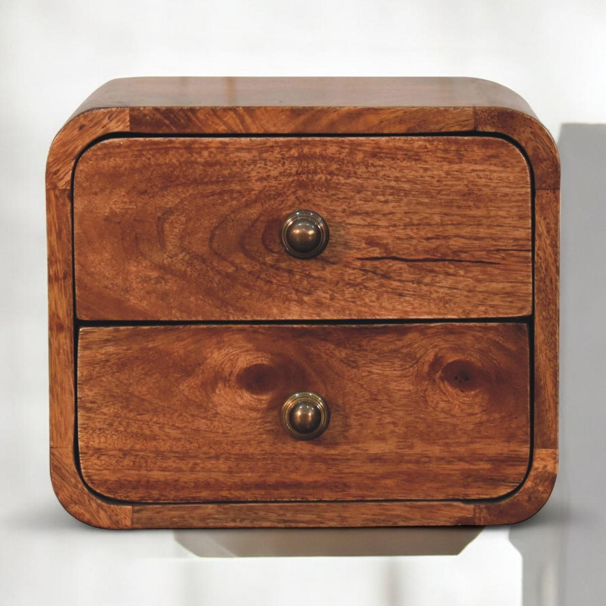 NACHTKASTEN Mini Geschwungen Honigkaramell Wandmontiert, 2 Schubladen, Dunkelbraun - Cognac/Messingfarben, Holz/Metall (30/25/25cm) - Artisan Furniture