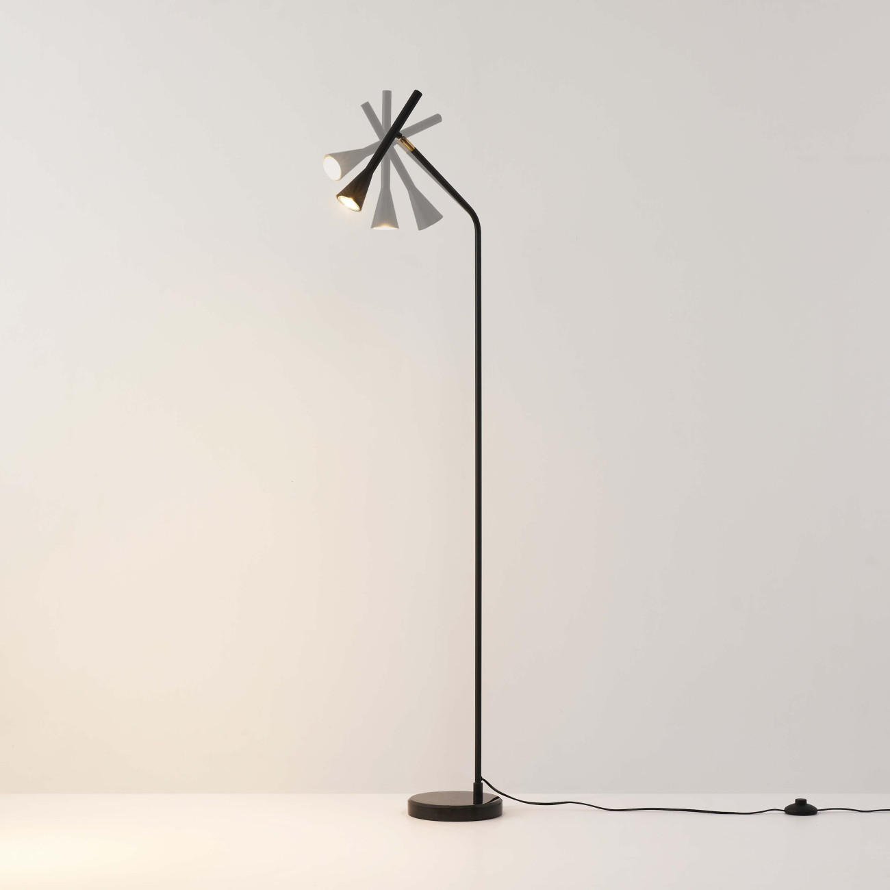 Thumbnail - Kosilum Stehleuchte, Gold, Metall, 20x150x41 cm, Lampen & Leuchten, Innenbeleuchtung, Stehlampen, Stehlampen