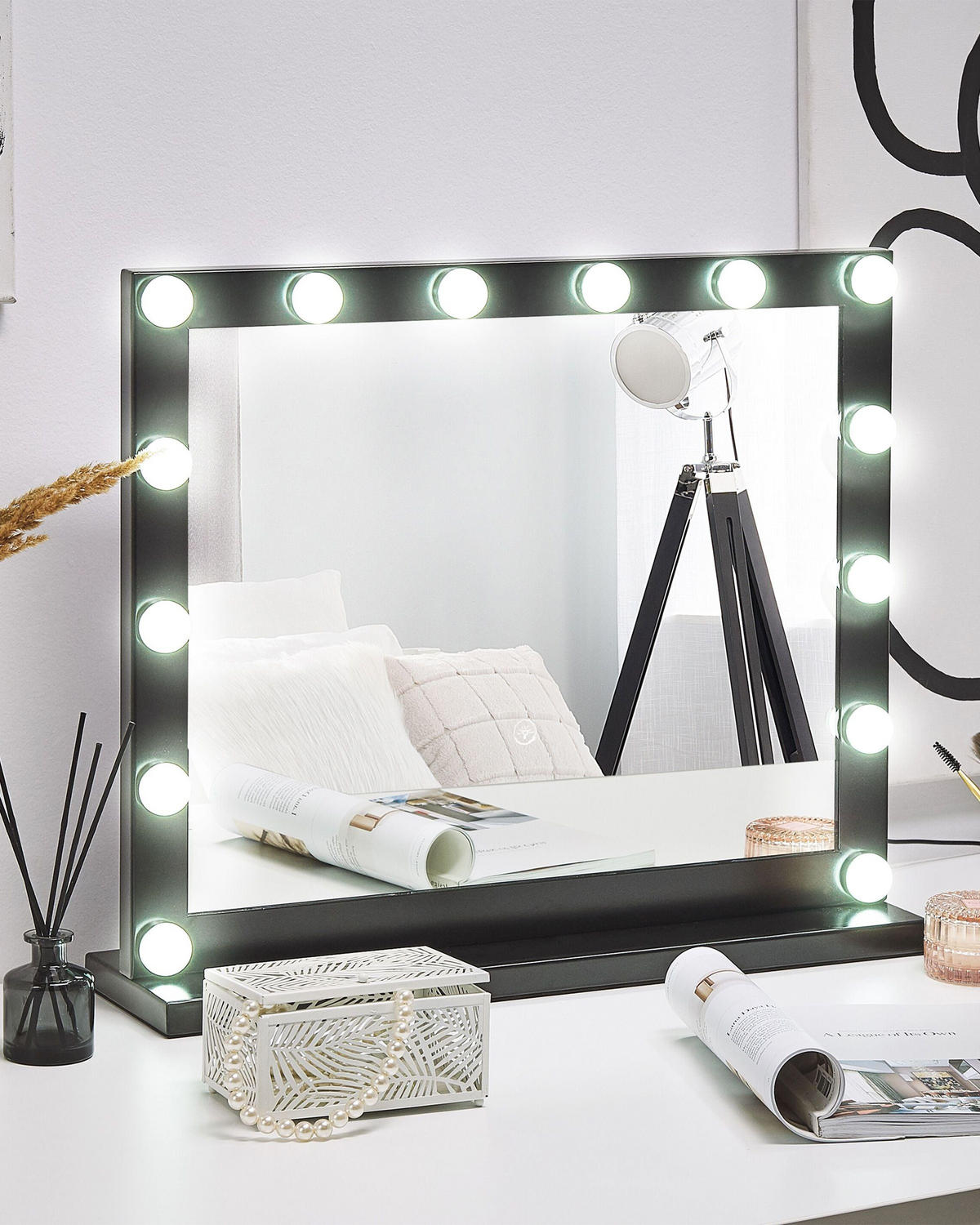 KOUPELNOVÉ ZRCADLO s LED osvětlením černé obdélníkové 50/60 cm Beauvoir - černá, kov (60/50/2cm) - Beliani