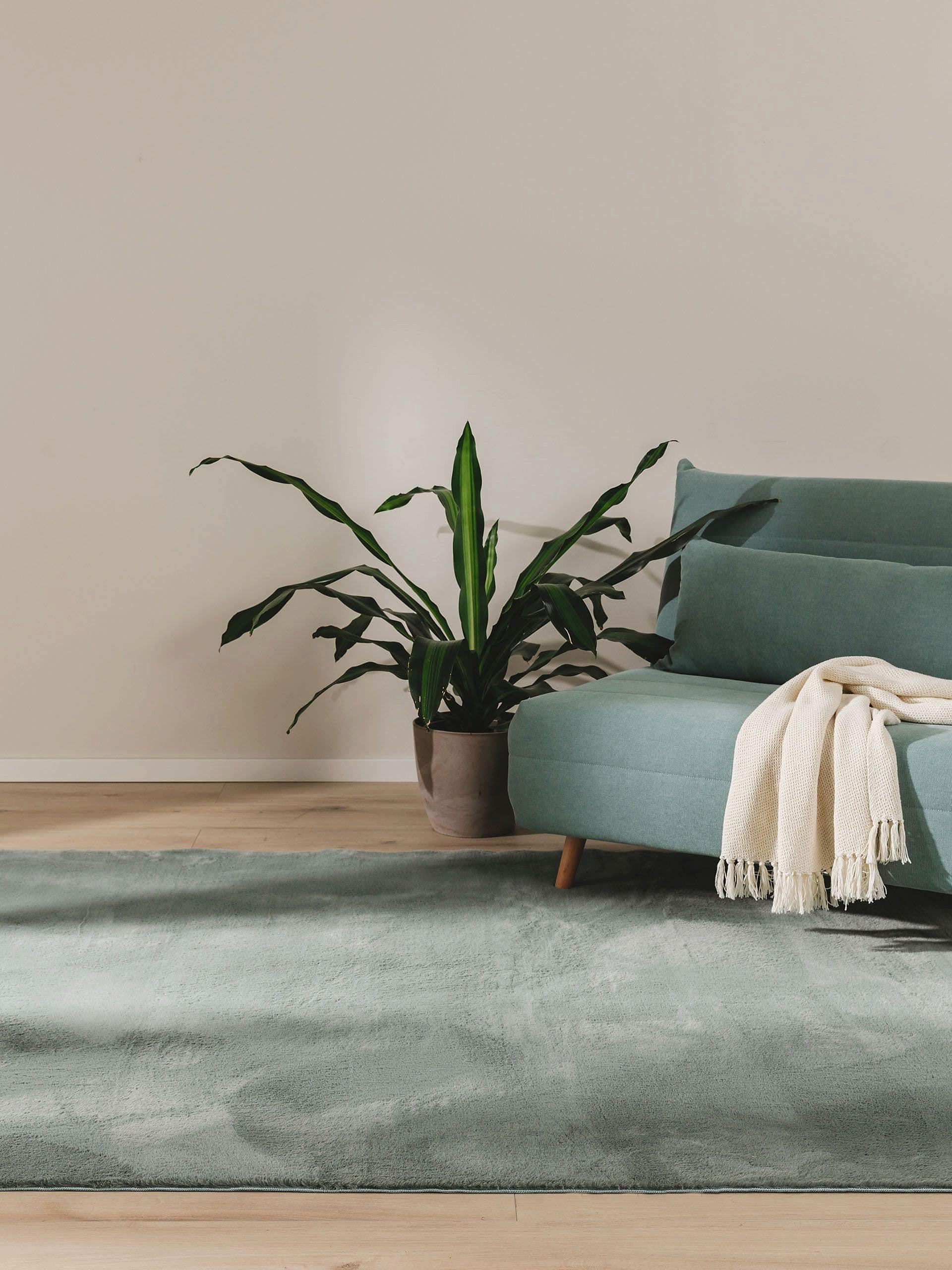 Thumbnail - benuta Kunstfellteppich, Grün, Kunststoff, Rechteckig, 200x290 cm, pflegeleicht, Teppiche & Böden, Teppiche, Fellteppich...