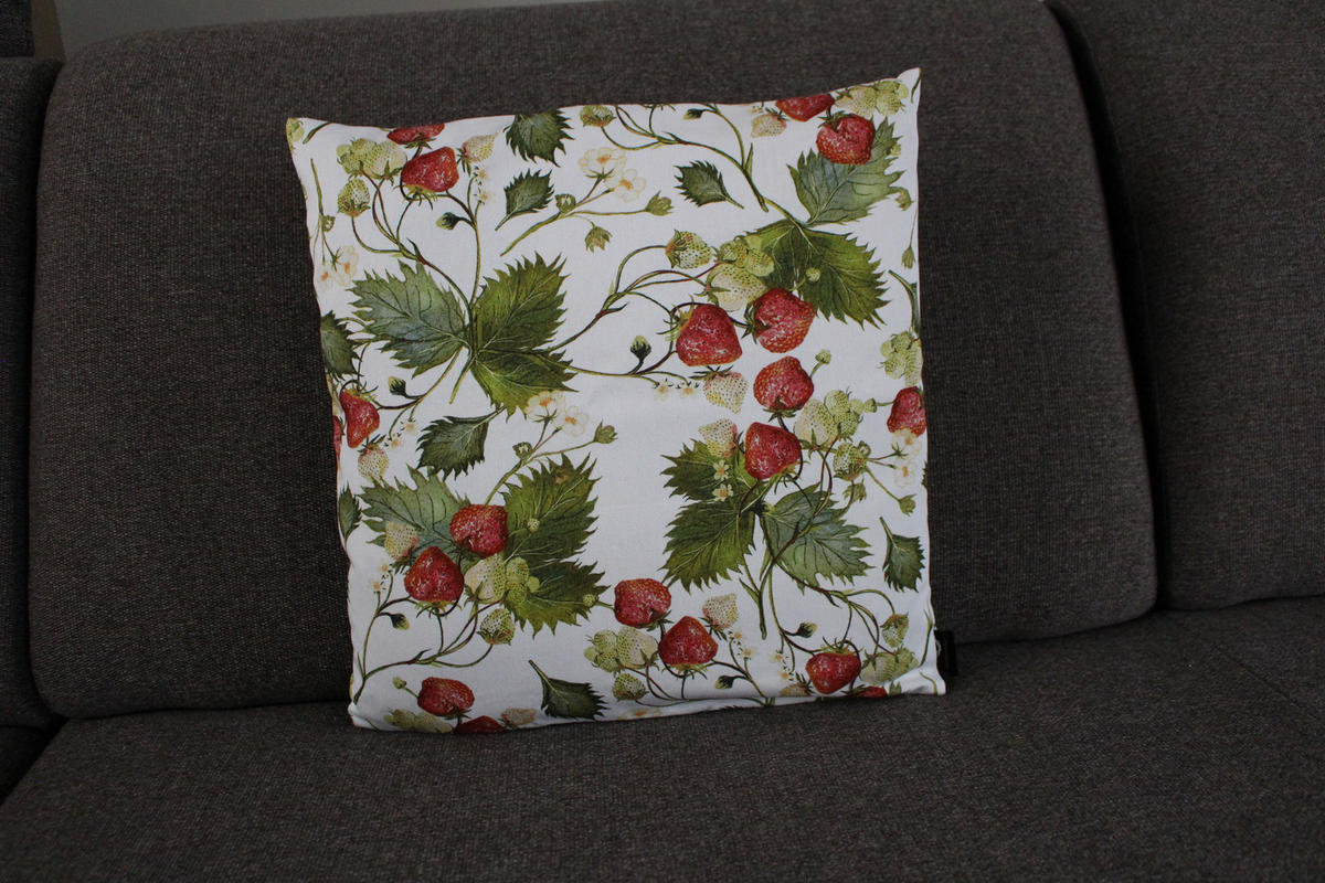 KISSENHÜLLE ERDBEERE OBSTGARTEN - Multicolor, Textil (38/38cm) - Yve! decoration