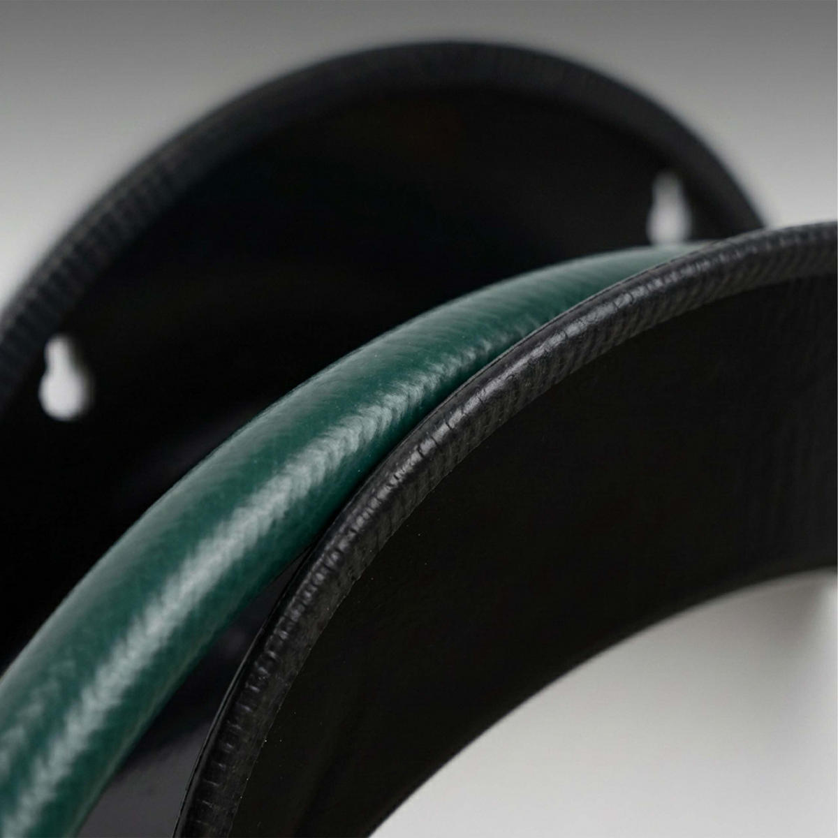 SCHLAUCHHALTER Schwarz 2er-Set Wandmontage - Schwarz, Kunststoff/Metall (29/14/13.5cm) - Relaxdays