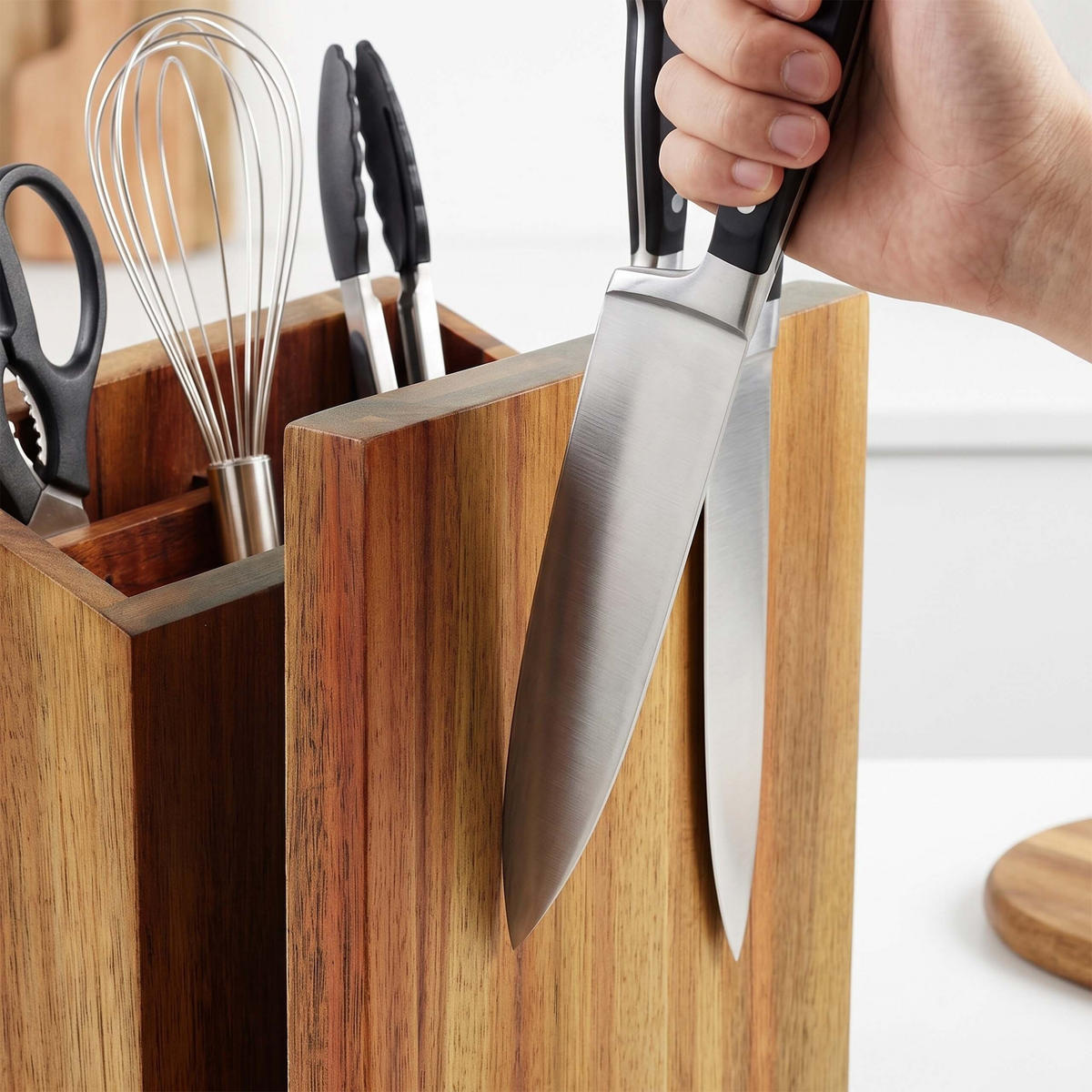 MESSERBLOCK Braun Akazienholz magnetisch mit Utensilienhalter 21,5 cm - Braun, Holz (19/21.5/13cm) - Relaxdays