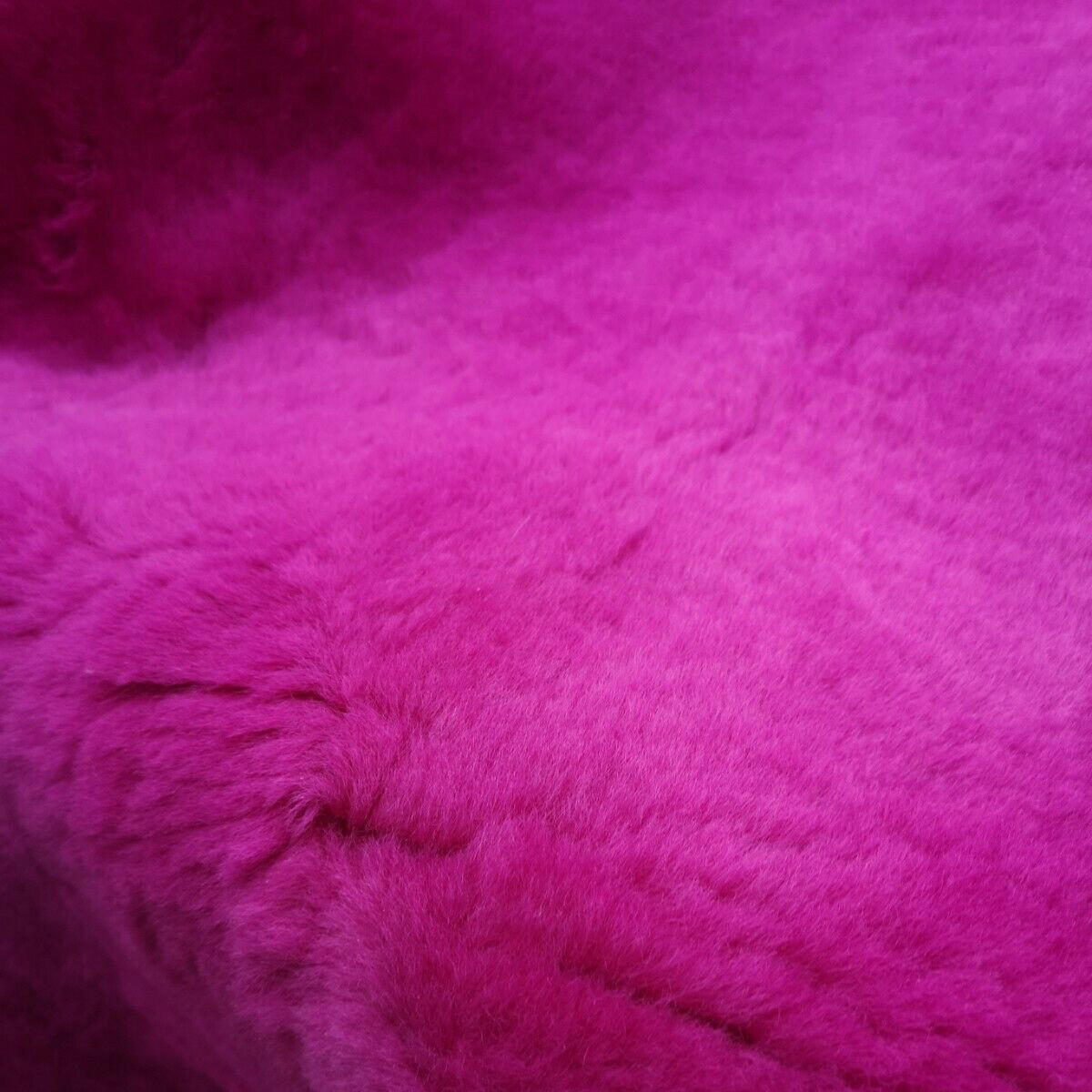 FELL Deutsches Merino Lammfell Schaffell Fuchsia Pink ca. 125 cm - Pink, Fell (70/125cm) - Provellus