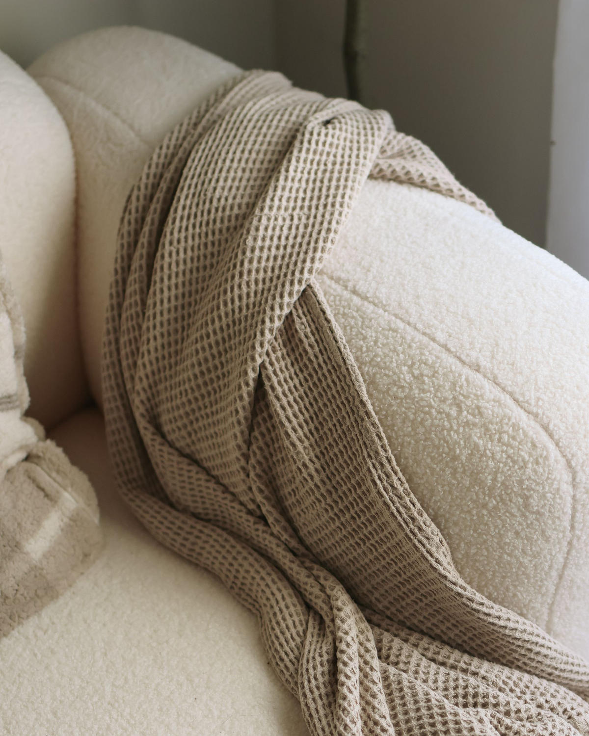 3-SITZER-SOFA Bouclé Cremeweiß Afoss - Creme, Textil (195/71/94cm) - Beliani