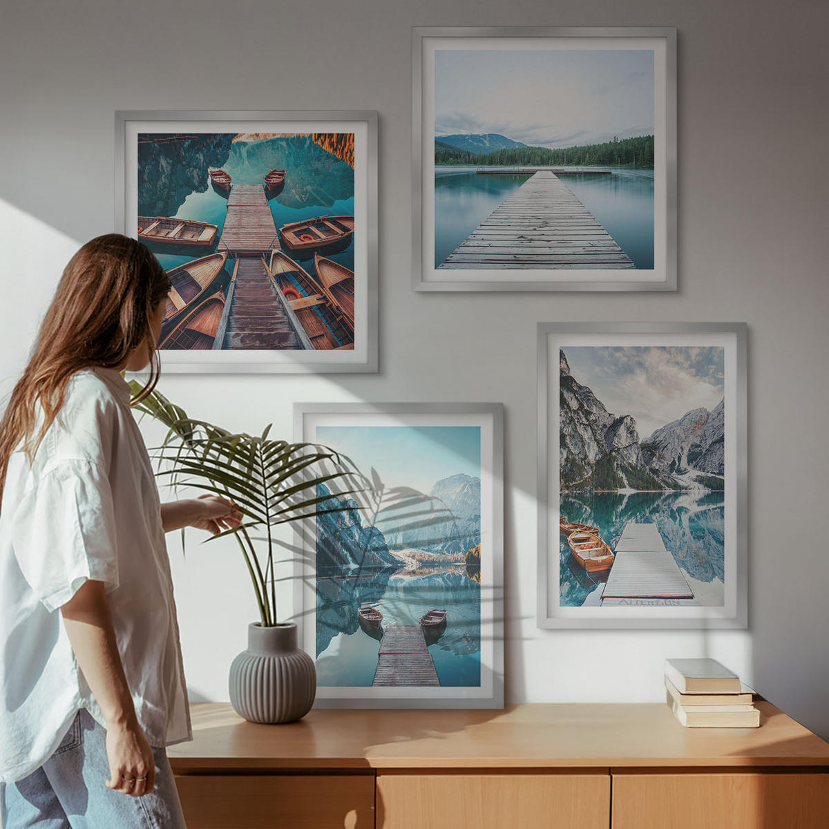 BILDER SET 4er Set - 50x50 cm & 40x60 cm Silberner Rahmen - Holzstege am See, Boote - Silberfarben, Kunststoff (50/50cm) - TULUP