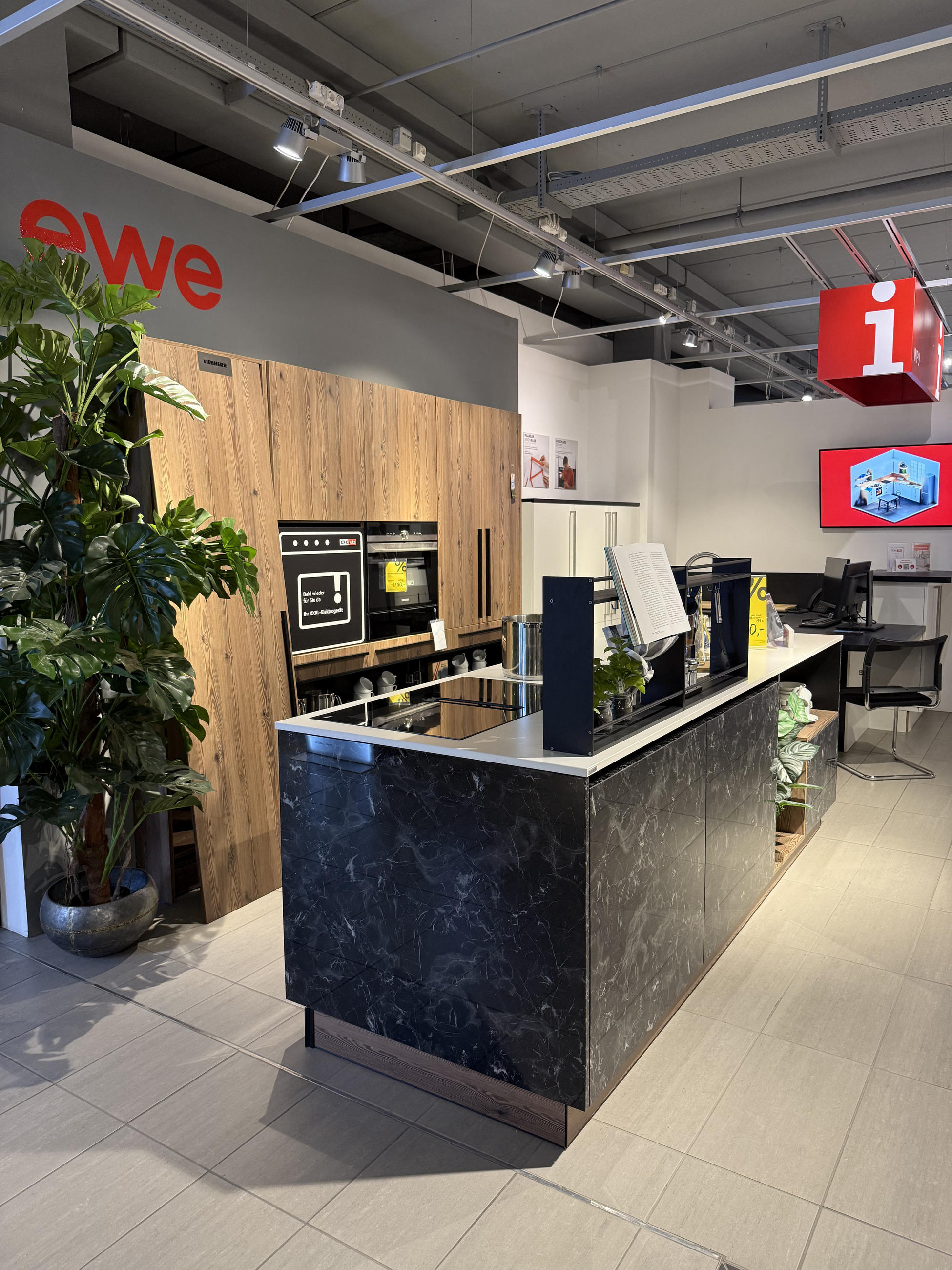 Exklusive EWE-Küche mit Insel - EWE