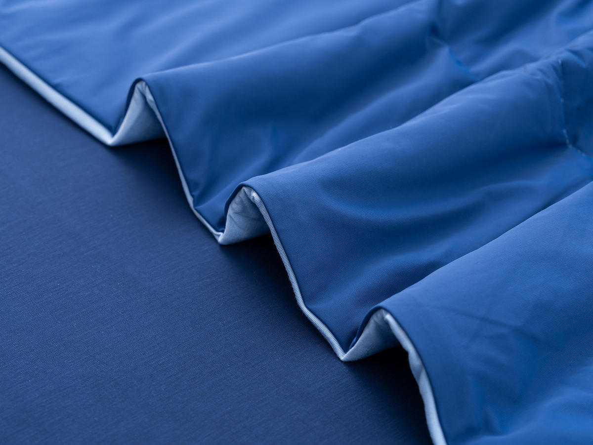 SOMMER-SCHLAFDECKE Blau 135×200 cm Doppelseitig Atmungsaktiv für erfrischenden Schlaf - Blau, Textil (135/200cm) - CHICASA