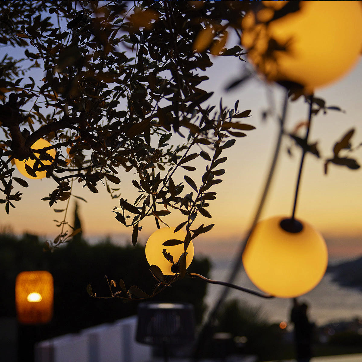 BOLLY-GIRLANDE, 12 Bälle, 11 m - Weiß, Kunststoff (550cm) - Lumisky