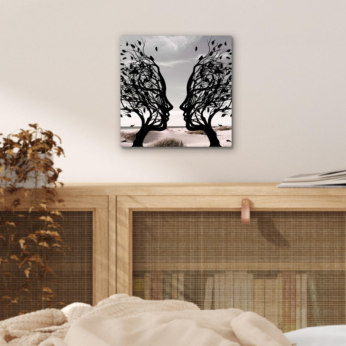 KOVOVÝ OBRAZ Pláž - more - ľudia - strom - moderné umenie 20x20 cm - svetlosivá, kov (20/20cm) - MuchoWow