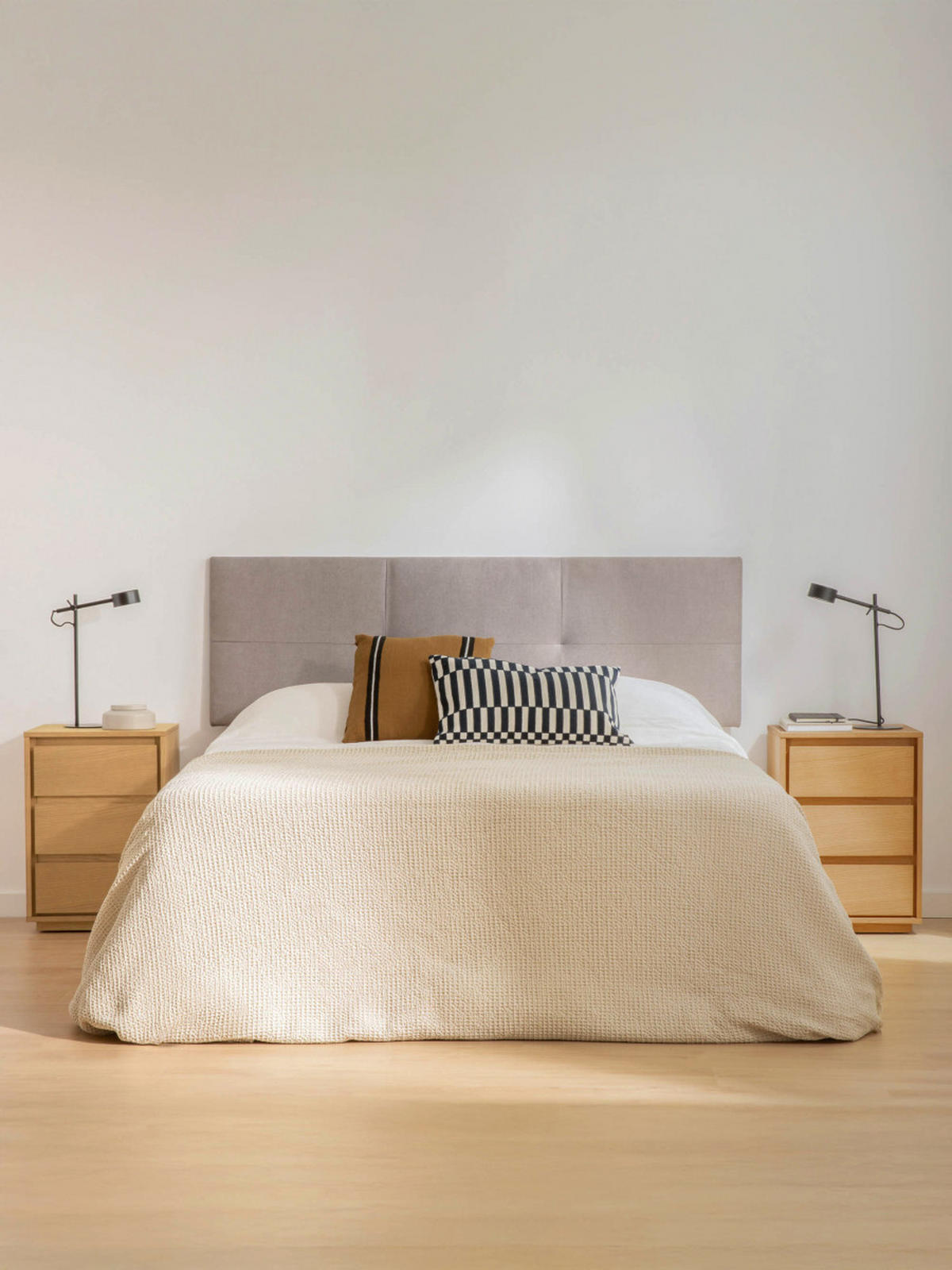 KOPFTEIL Ilan Grau 165 cm x 52 cm - Grau, Textil (165/52/3cm) - Kenay Home