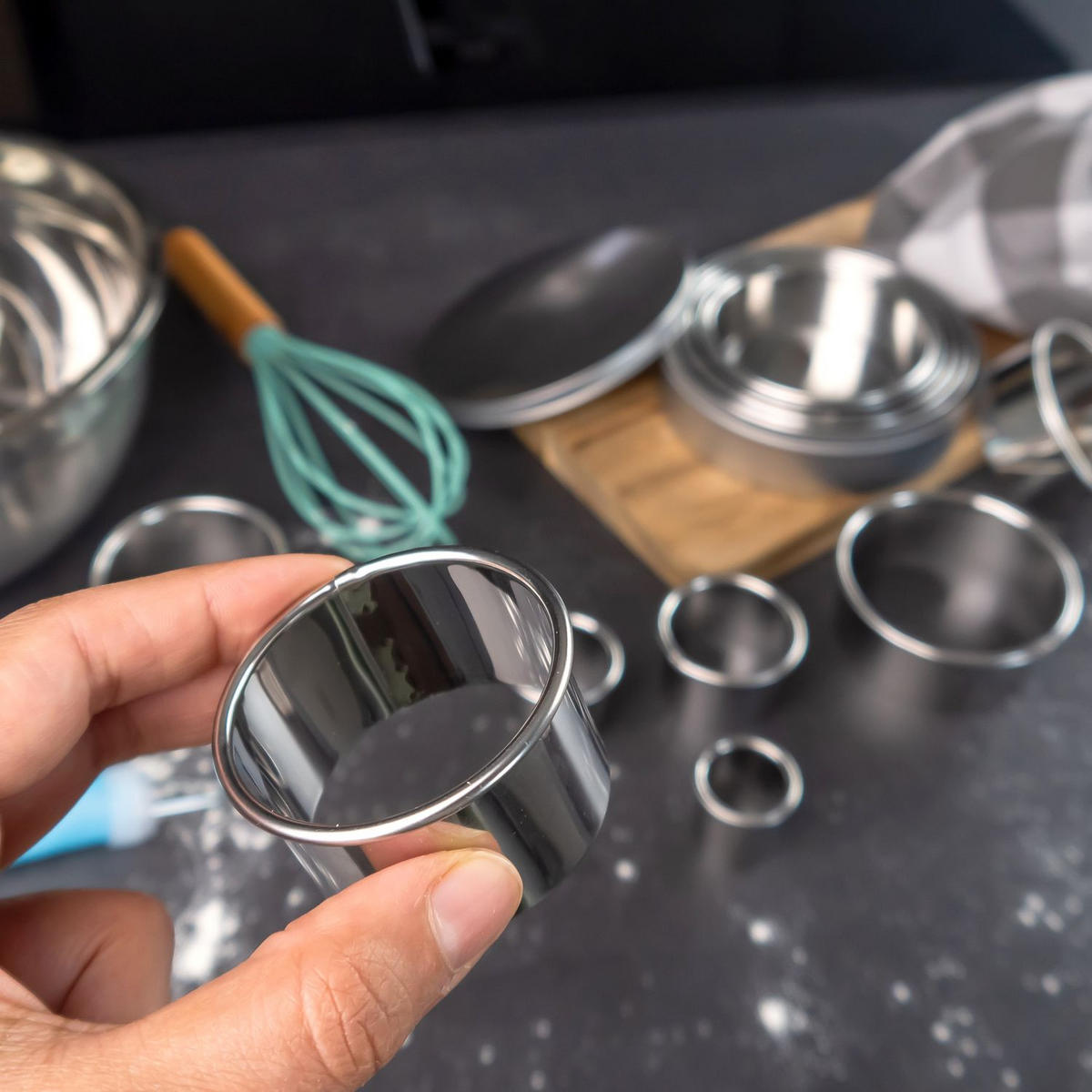 AUSSTECHFORMEN-SETMIT Aufbewahrungsbox (12-tlg.) - Silberfarben, Metall (12.5/3.5/12.5cm) - Intirilife