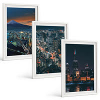 BILDER SET 3er Set - 40x60 cm Weißer Rahmen - Bergpanorama der Stadt bei Nacht - Weiß, Kunststoff (40/60cm) - TULUP