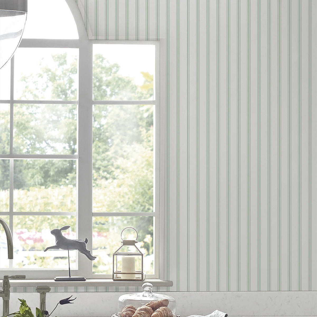 VLIESTAPETE Farnworth Stripe Salbei Grün | Grün | Streifen | 10mx52cm - Grün, Papier/Kunststoff (52/1000cm) - Graham & Brown