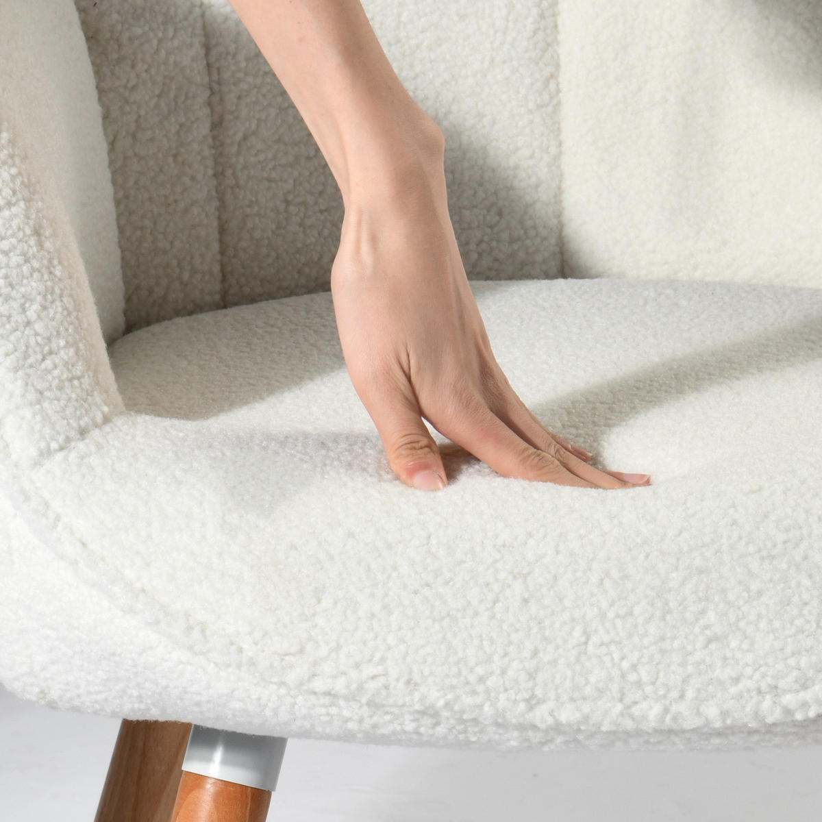 OHRENSESSEL Beine aus Massivholz Bezug aus Schlingenstoff - Beige, Holz/Textil (69/104/74cm) - Meubles Cosy