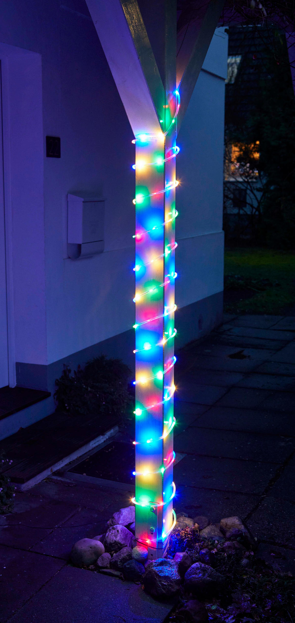 LED-LICHTERSCHLAUCH - Solar mit 100 bunten LEDs und Dämmerungsautomatik für Terrasse und Balkon, 7,5 m - Weiß, Kunststoff (2.2cm) - Northpoint