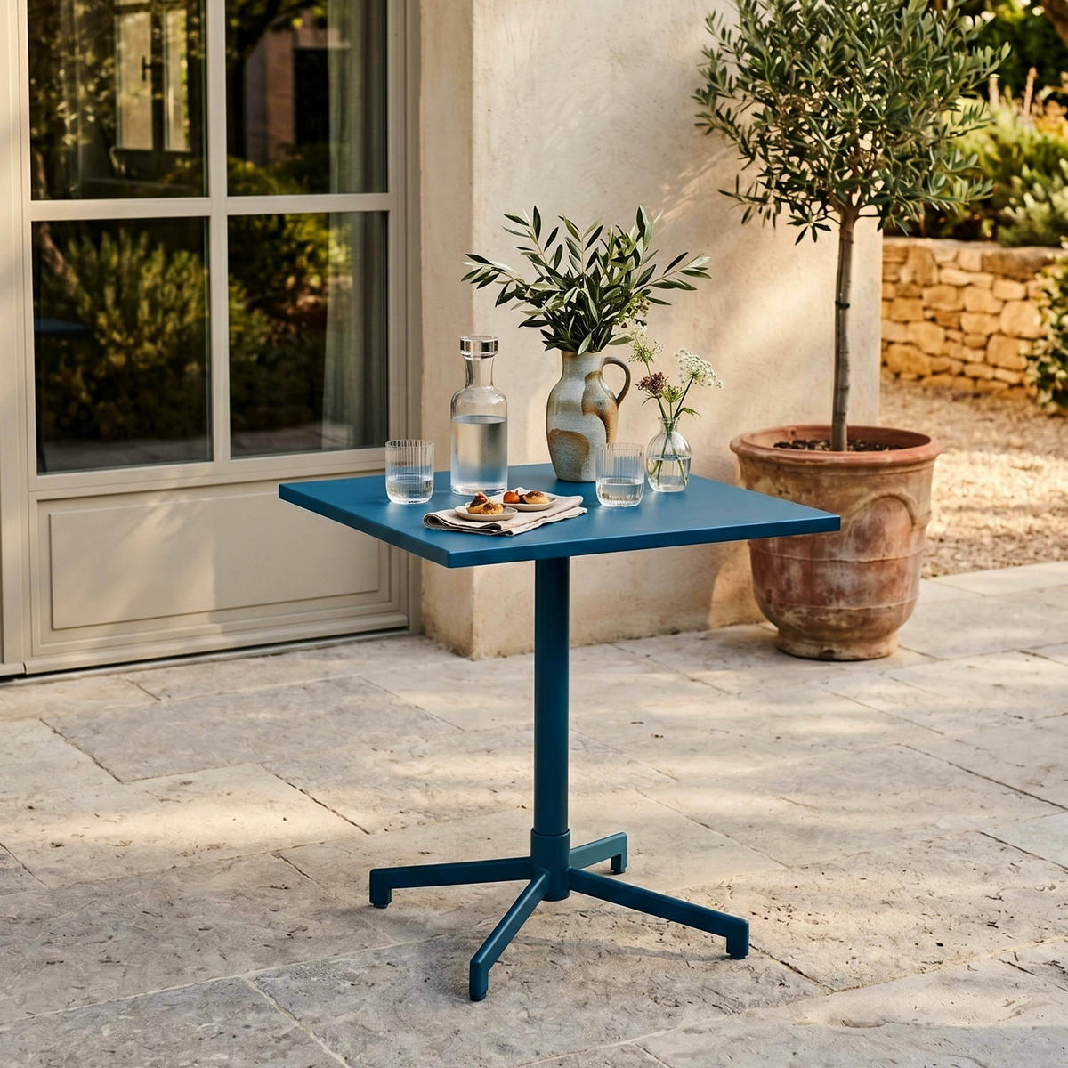 BISTROTISCH, Pazifikblau - Blau, Metall (70/70/72cm) - Oviala