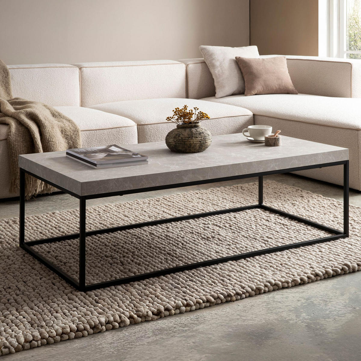COUCHTISCH in Stein-Optik mit Metallbeinen, Modernes Design, Rechteckig, Groß, Beige 120x60x38 cm - Beige/Schwarz, Holzwerkstoff/Metall (60/120/38cm) - KADIMA DESIGN