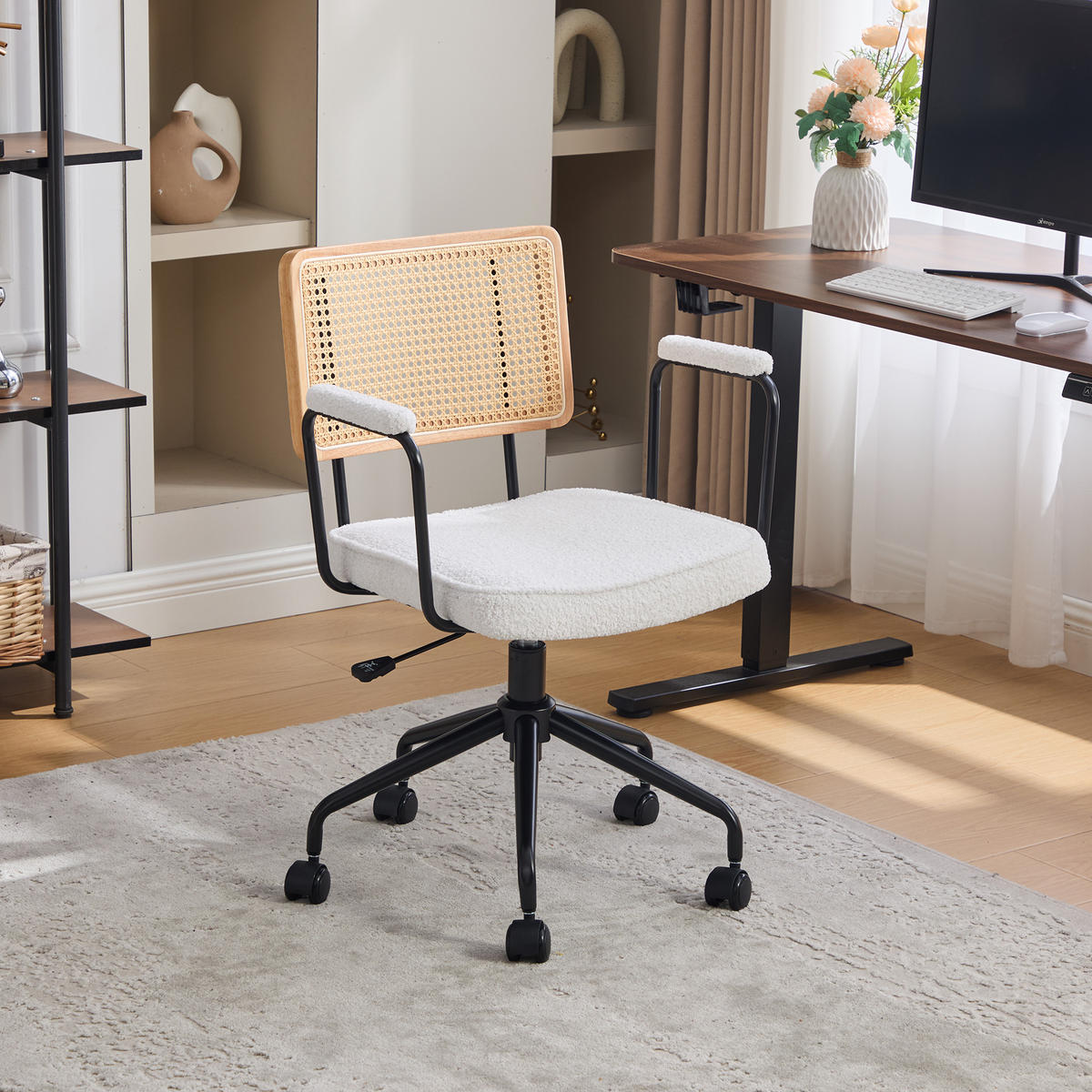 DREHSTUHL DE-36881 mit Rattan-Rückenlehne, Chenille-Sitz und Armlehnen Elfenbein - Creme, Metall (58.5/91.5/61cm) - ComfortXL