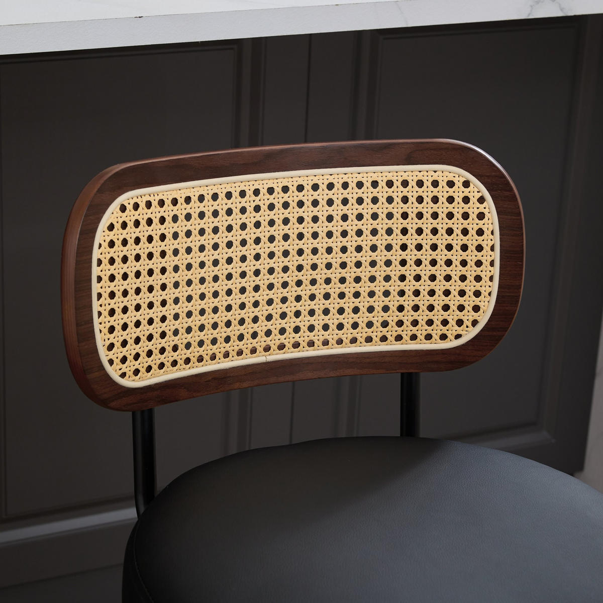 BARHOCKER SET 2 STK. 90 cm Walnuss & Schwarz Drehbare Rattan Barstühle mit Polstersitz - Schwarz, Leder (56/90/43cm) - Urban Meuble